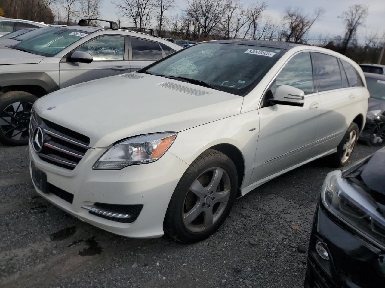 2012 Mercedes-benz R 350 4matic White vin: 4JGCB5HE5CA138969