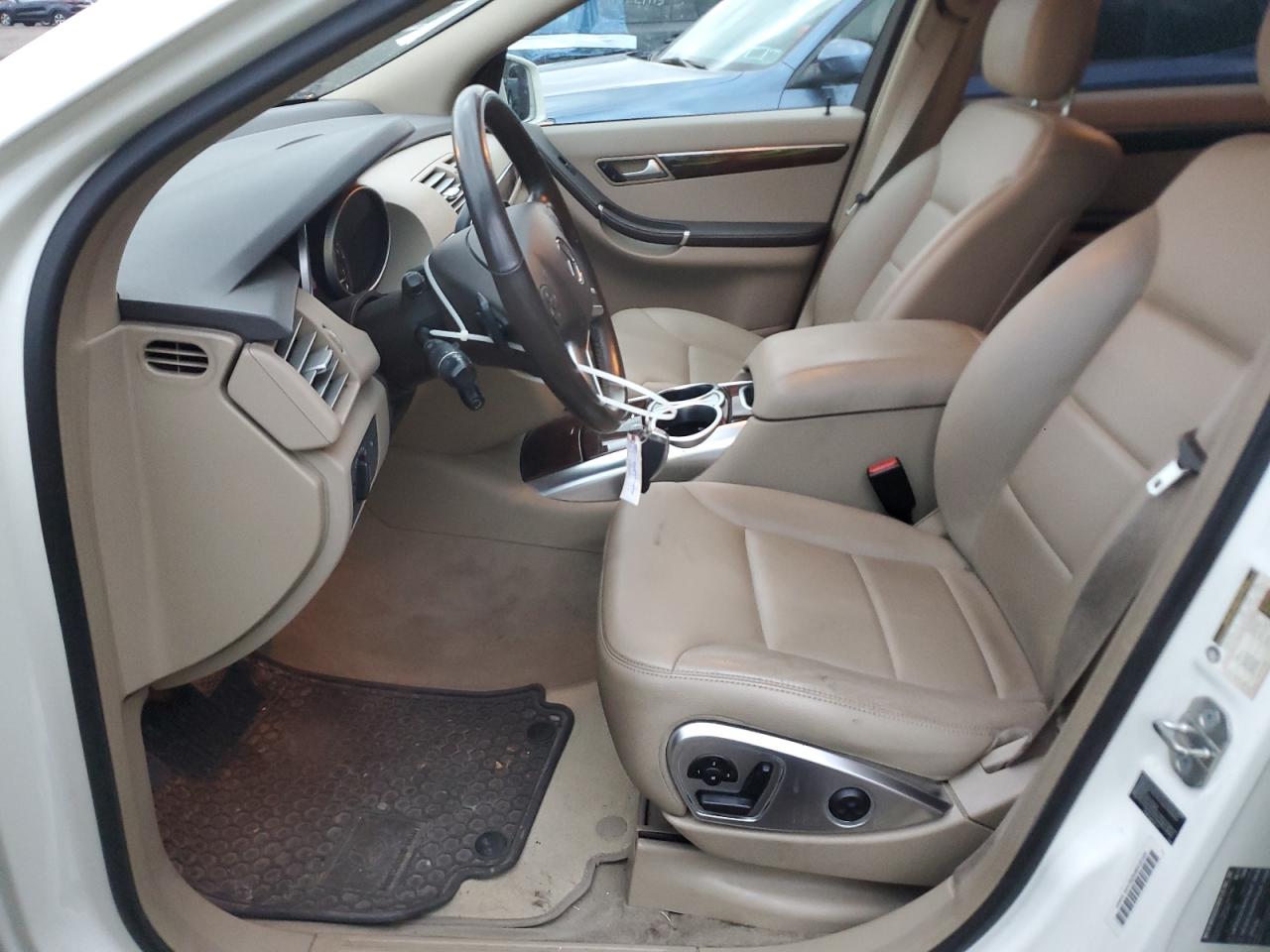 2012 Mercedes-benz R 350 4matic Белый vin: 4JGCB5HE5CA138969