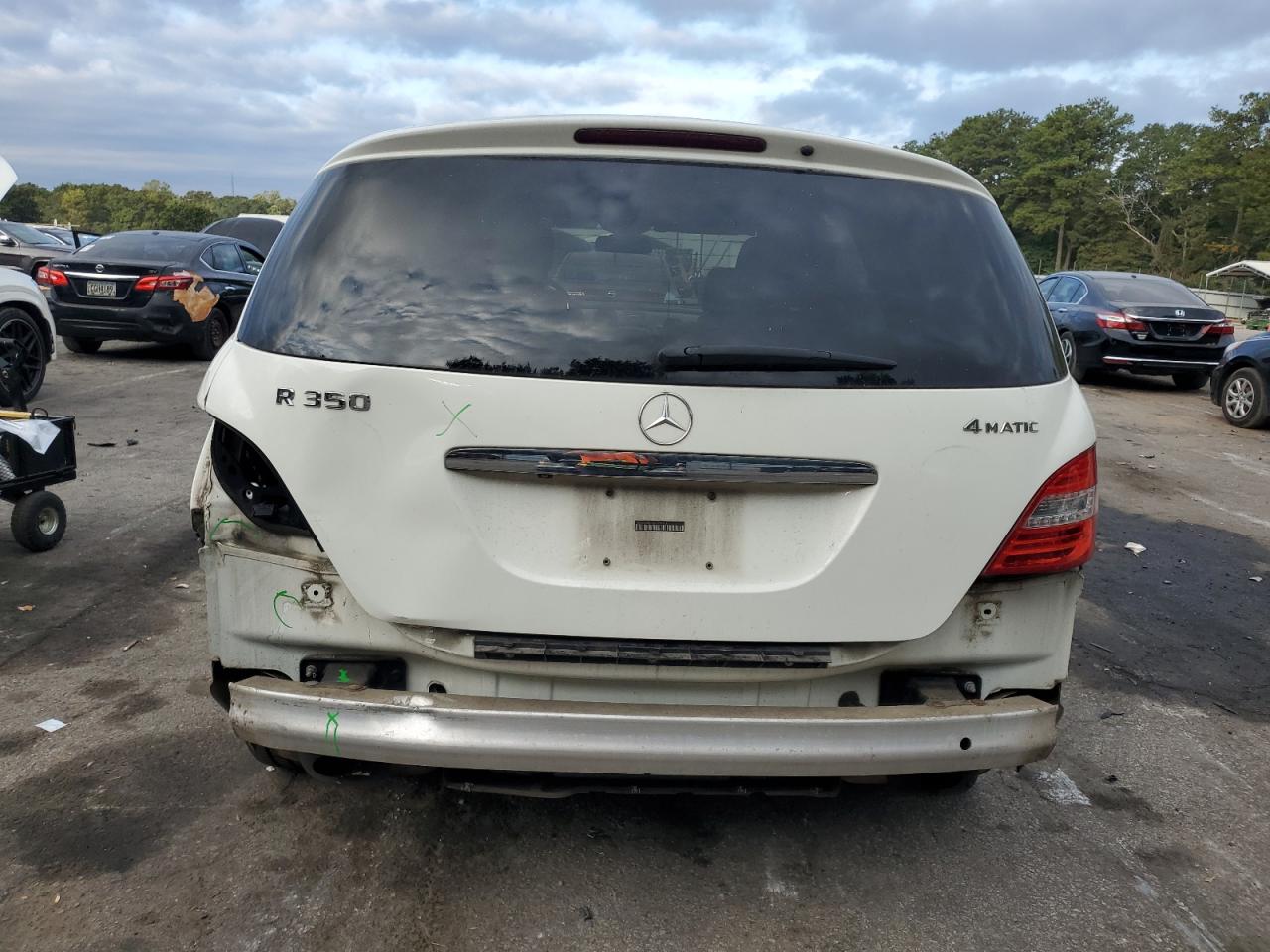2012 Mercedes-benz R 350 4matic White vin: 4JGCB5HE6CA138740