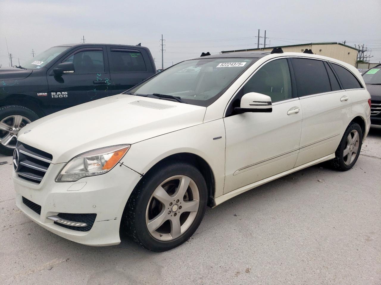 2012 Mercedes-benz R 350 4matic White vin: 4JGCB5HE6CA141881