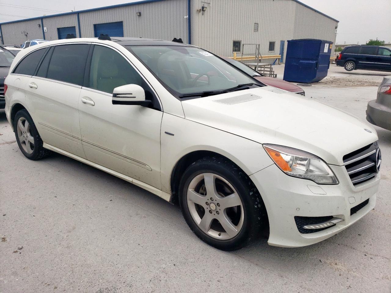 2012 Mercedes-benz R 350 4matic Белый vin: 4JGCB5HE6CA141881