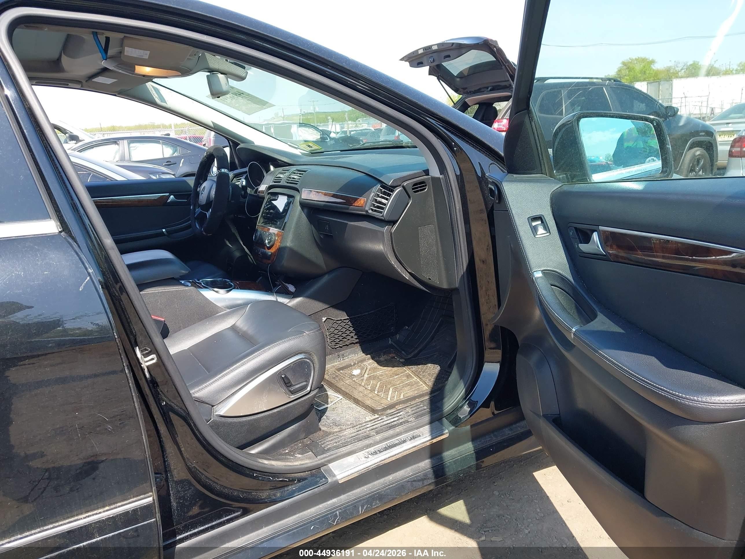 2012 Mercedes-benz R 350 4matic Black vin: 4JGCB5HE7CA138102