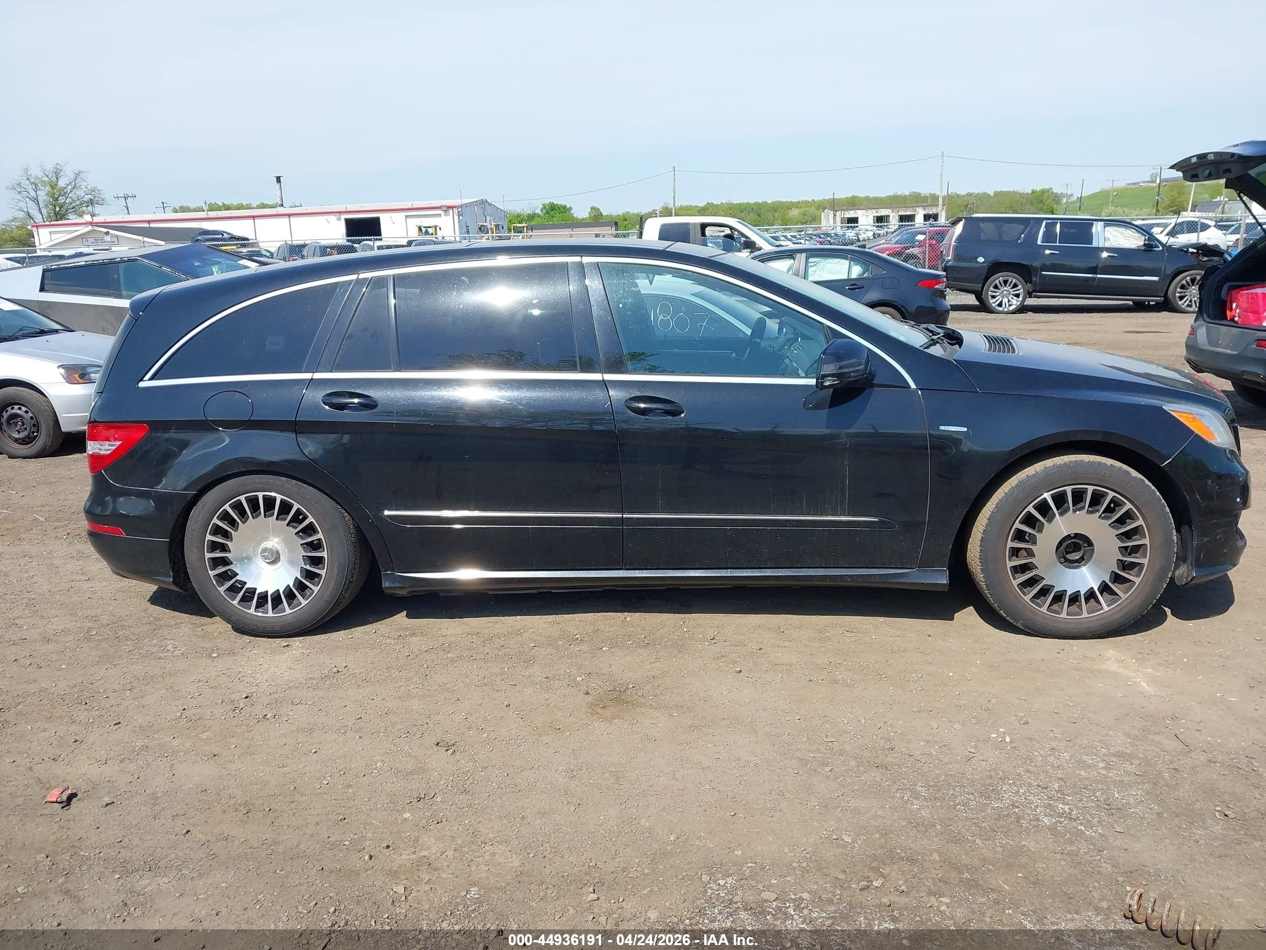 2012 Mercedes-benz R 350 4matic Black vin: 4JGCB5HE7CA138102