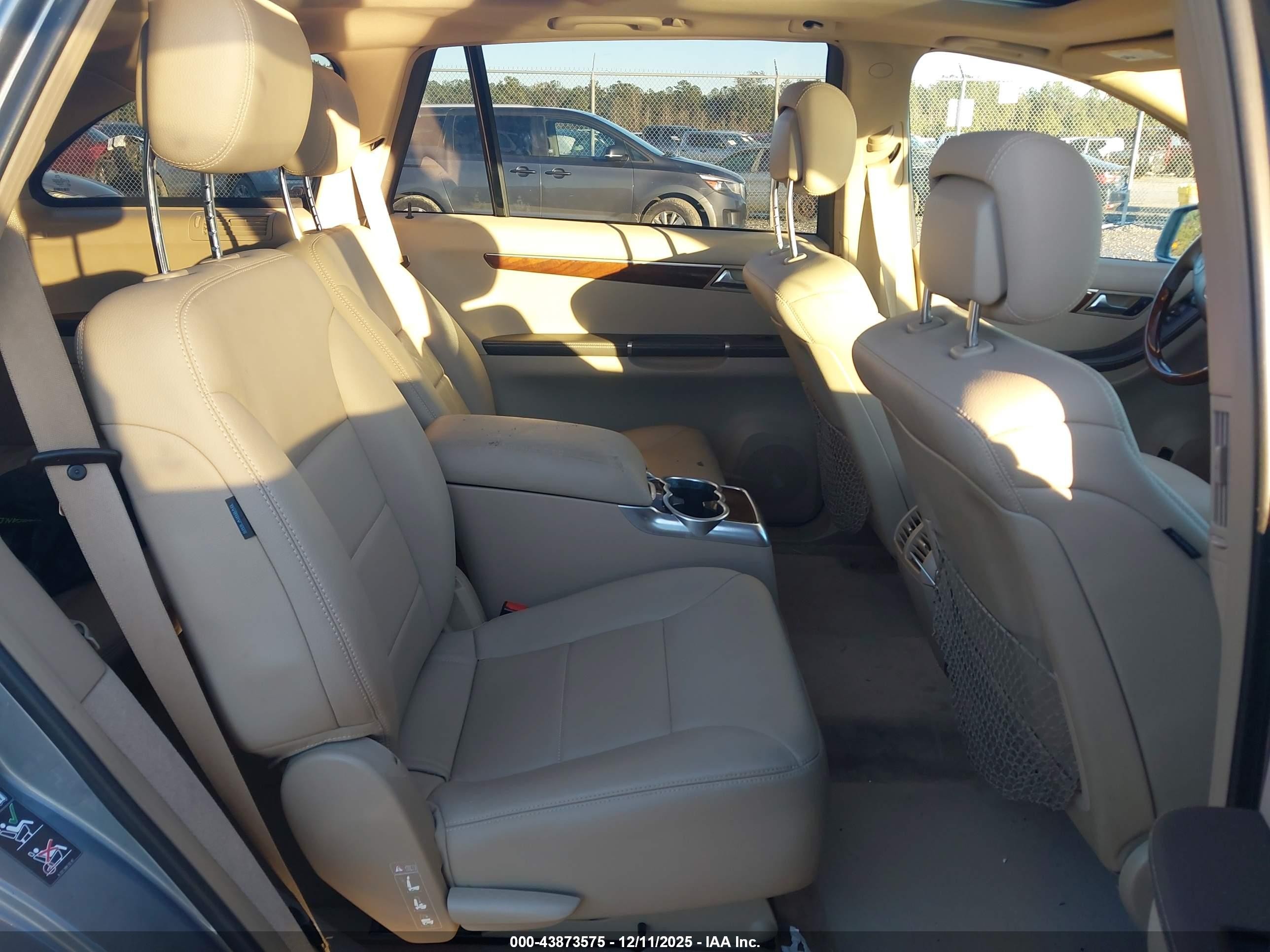 2012 Mercedes-benz R 350 4matic Silver vin: 4JGCB5HE7CA143493