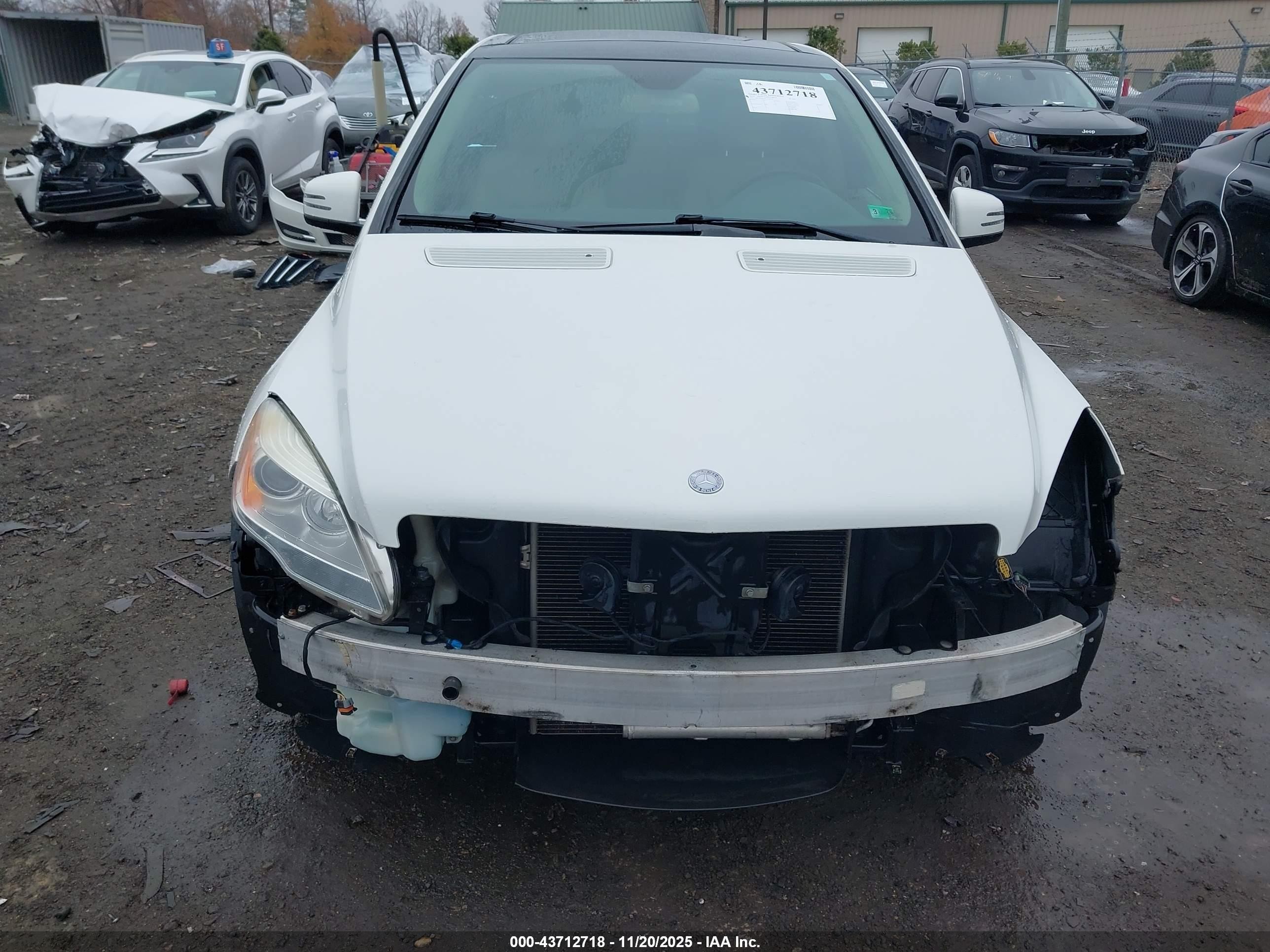 2012 Mercedes-benz R 350 4matic White vin: 4JGCB5HE9CA142376