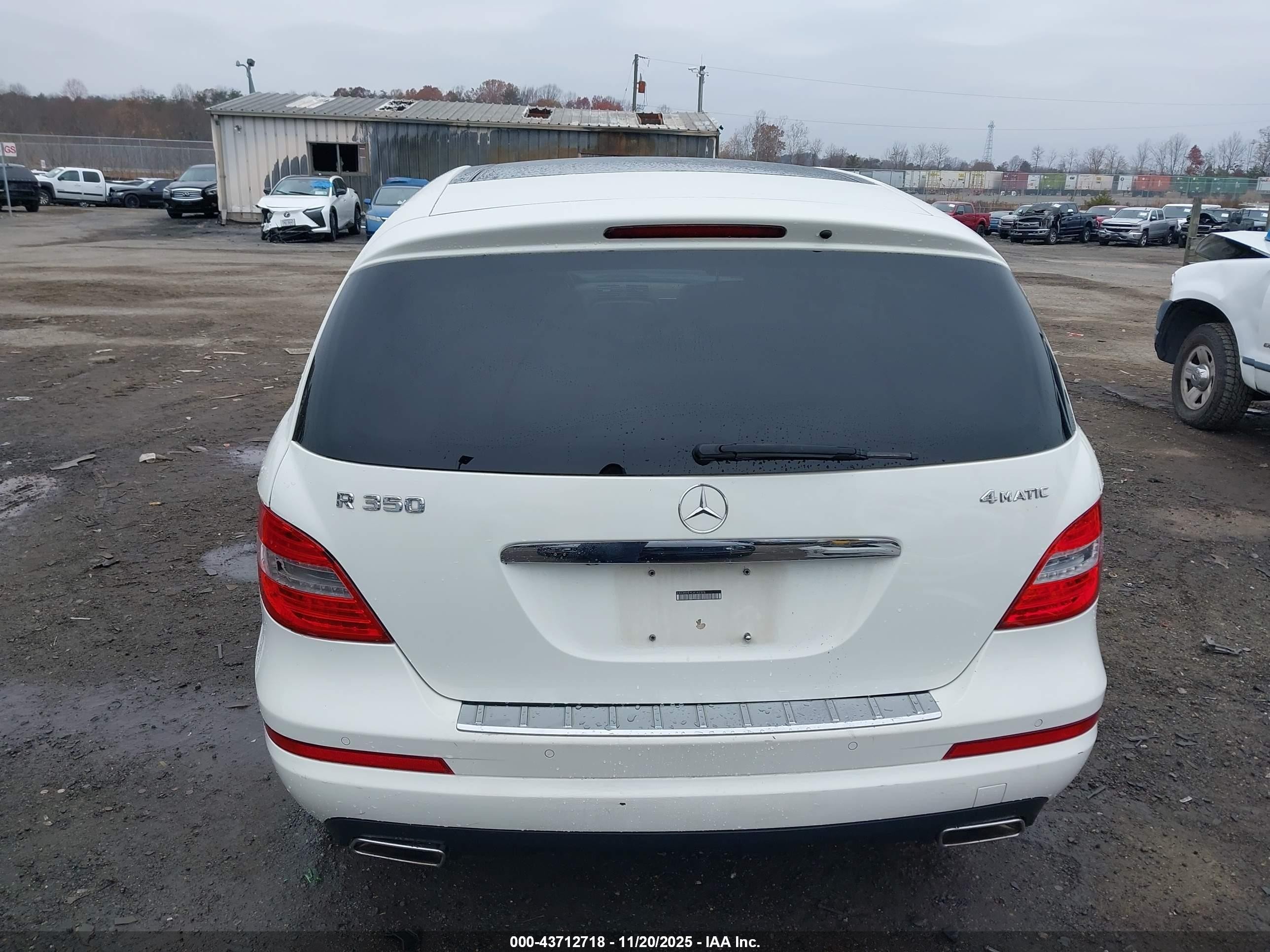 2012 Mercedes-benz R 350 4matic White vin: 4JGCB5HE9CA142376