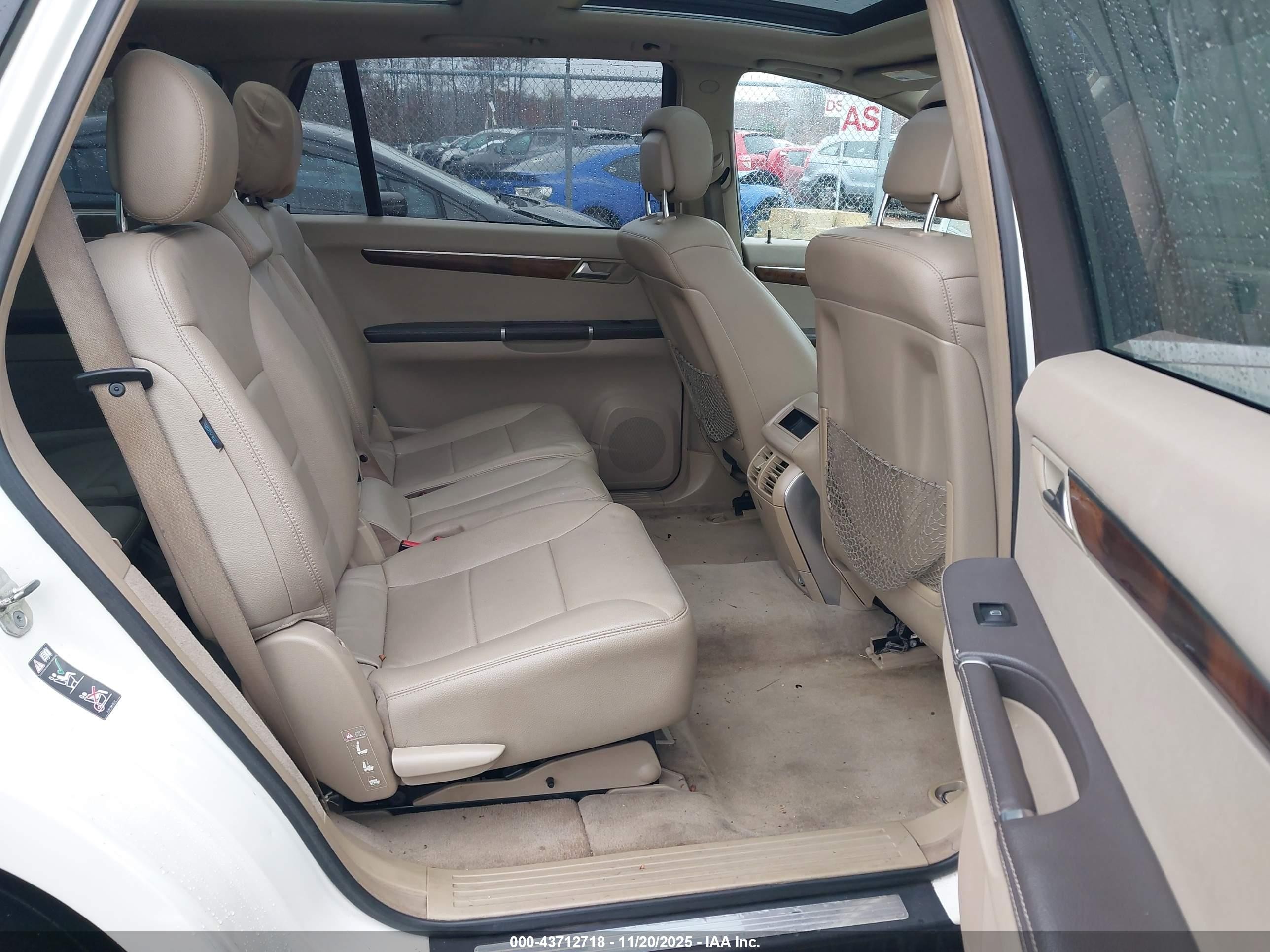 2012 Mercedes-benz R 350 4matic White vin: 4JGCB5HE9CA142376