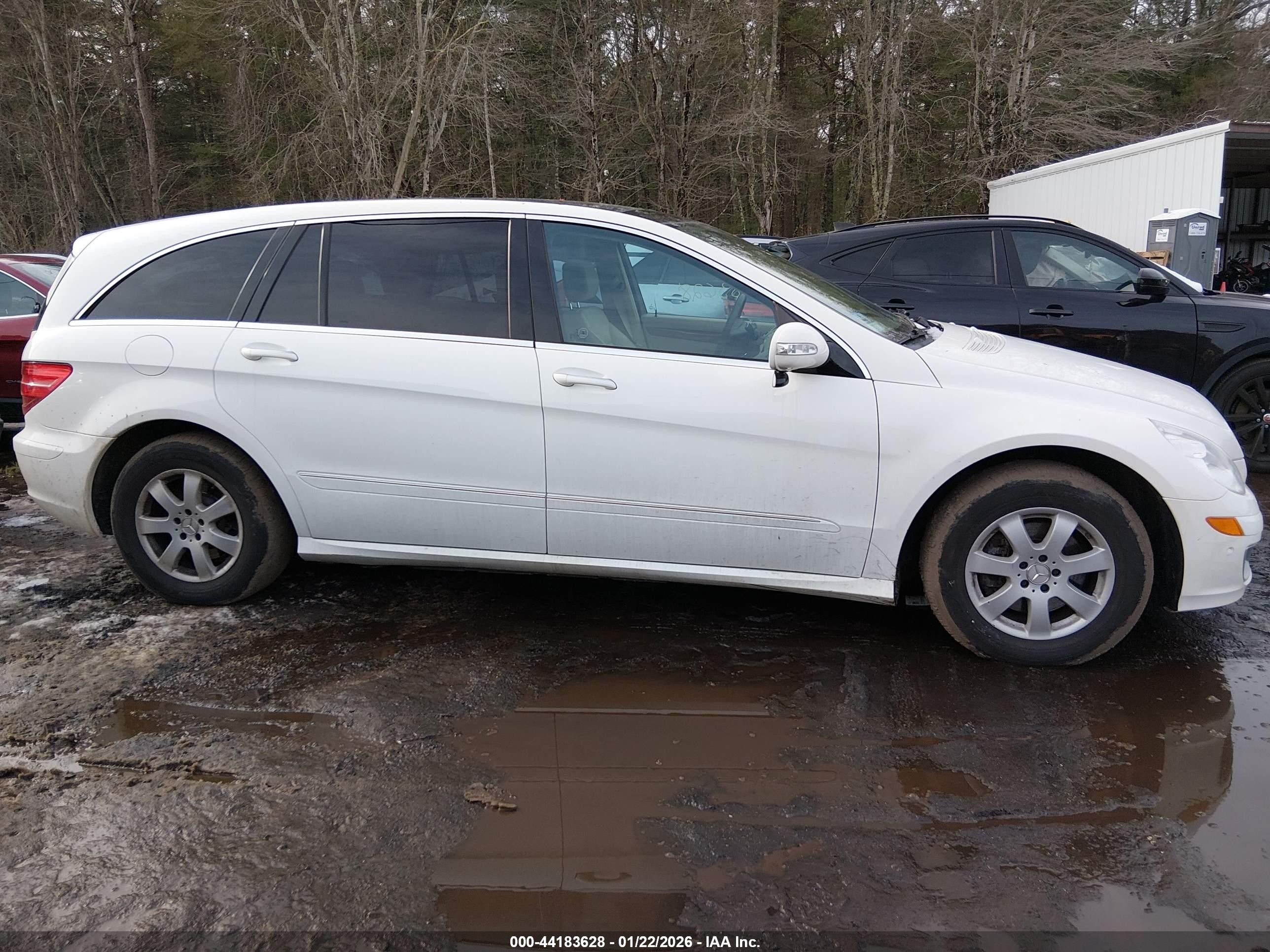 2007 Mercedes-benz R 350 4matic White vin: 4JGCB65E07A040464
