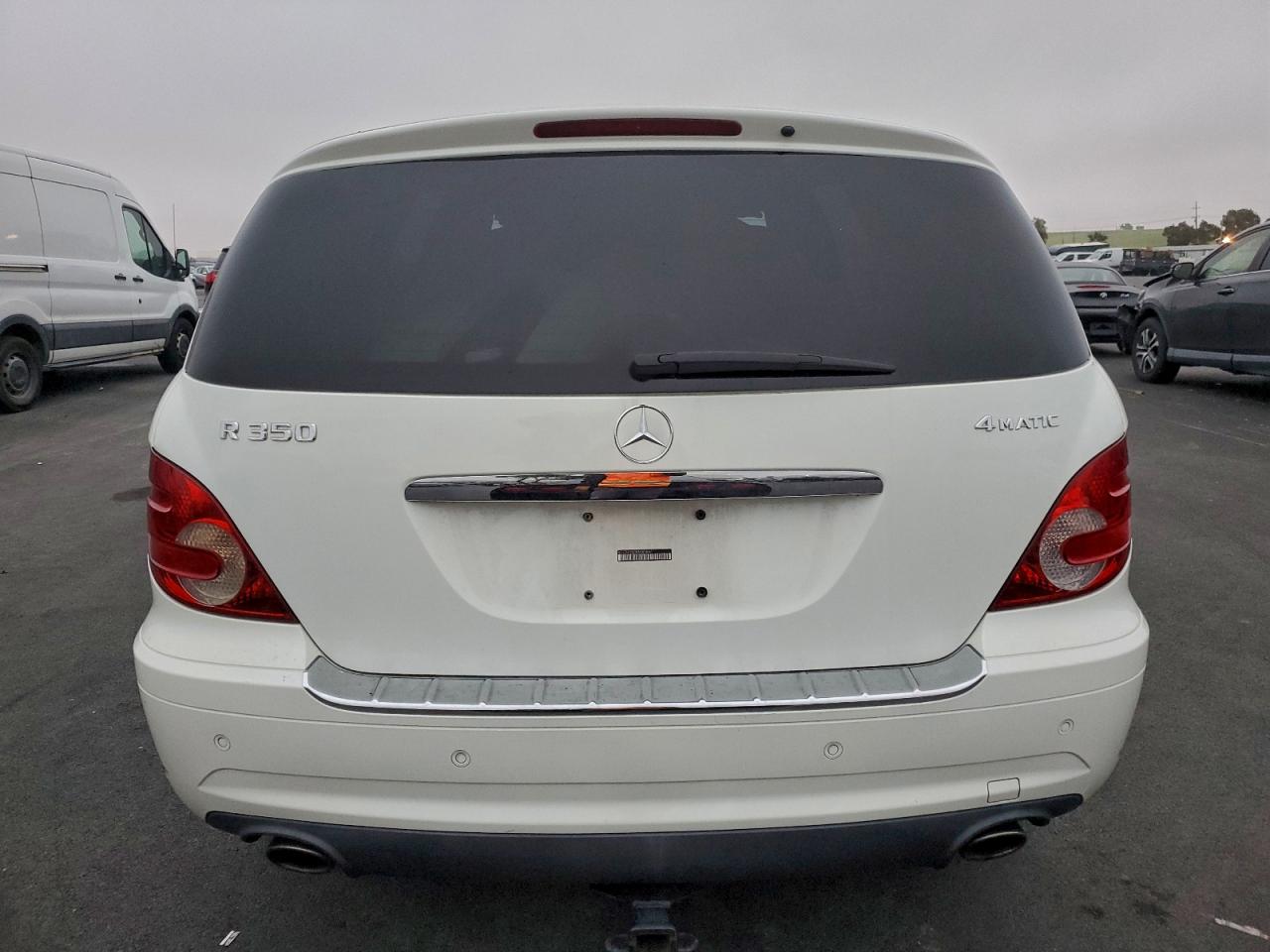 2008 Mercedes-benz R 350 White vin: 4JGCB65E08A080660