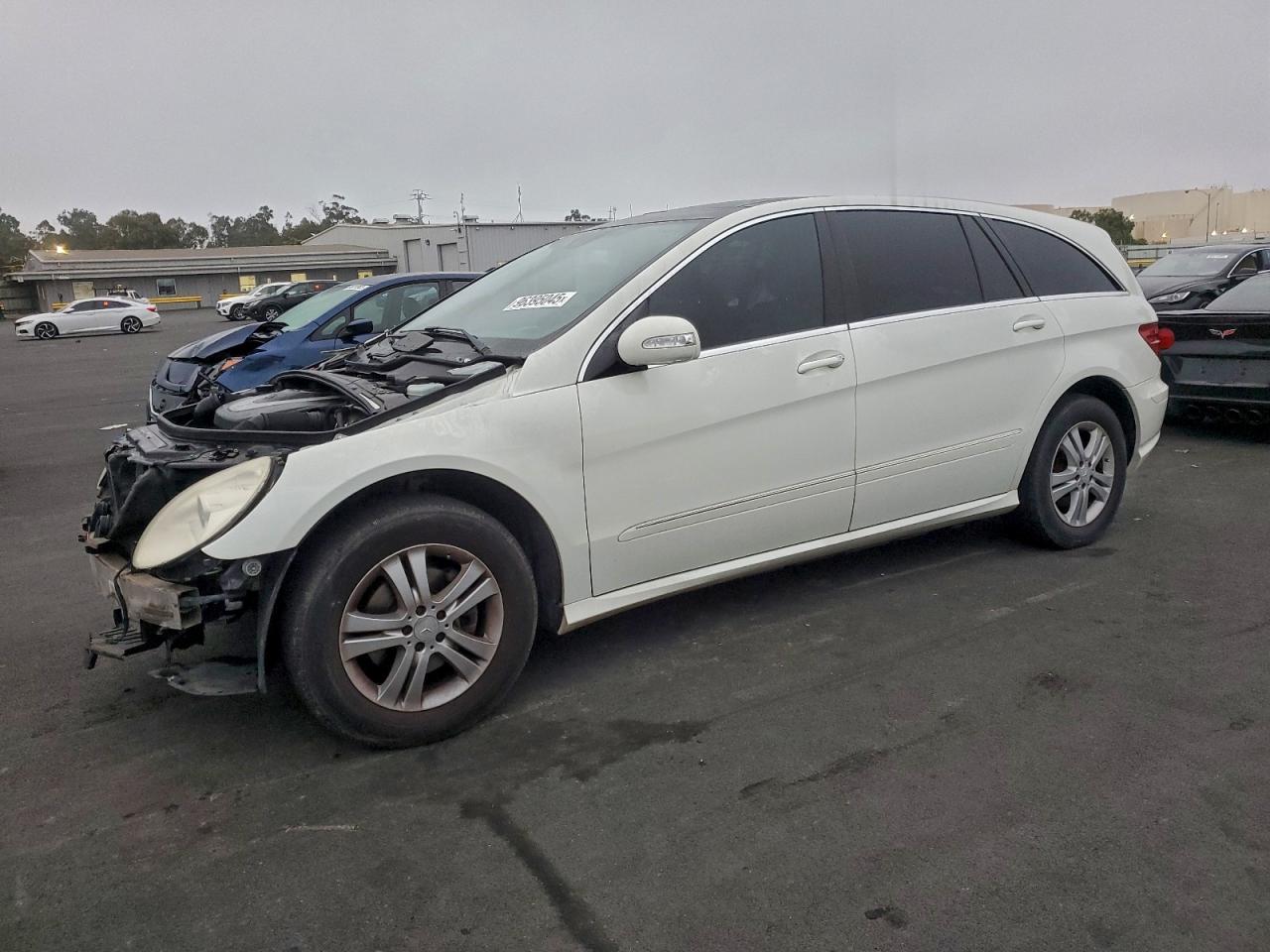 2008 Mercedes-benz R 350 White vin: 4JGCB65E08A080660
