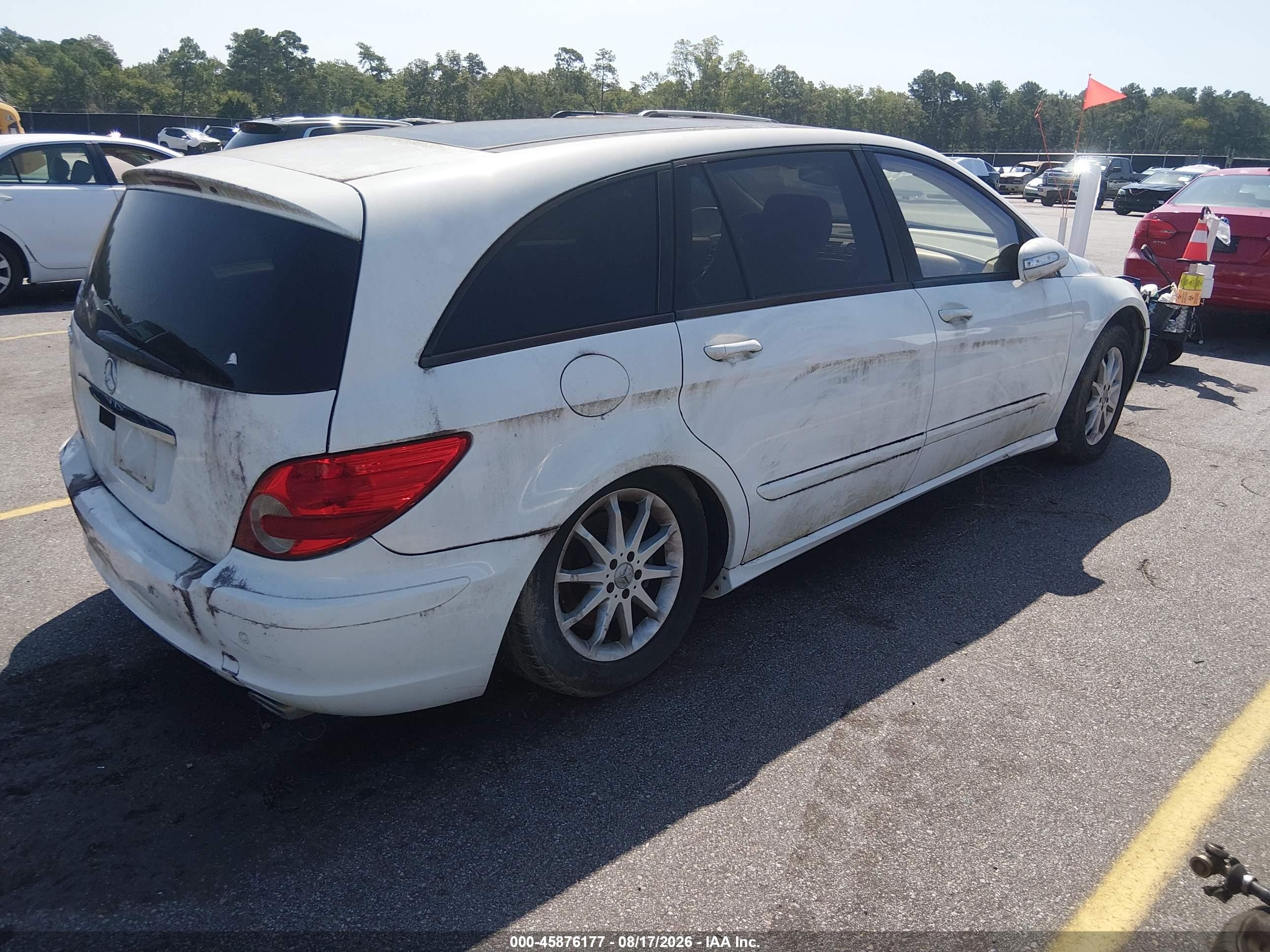 2006 Mercedes-benz R 350 4matic White vin: 4JGCB65E16A013711