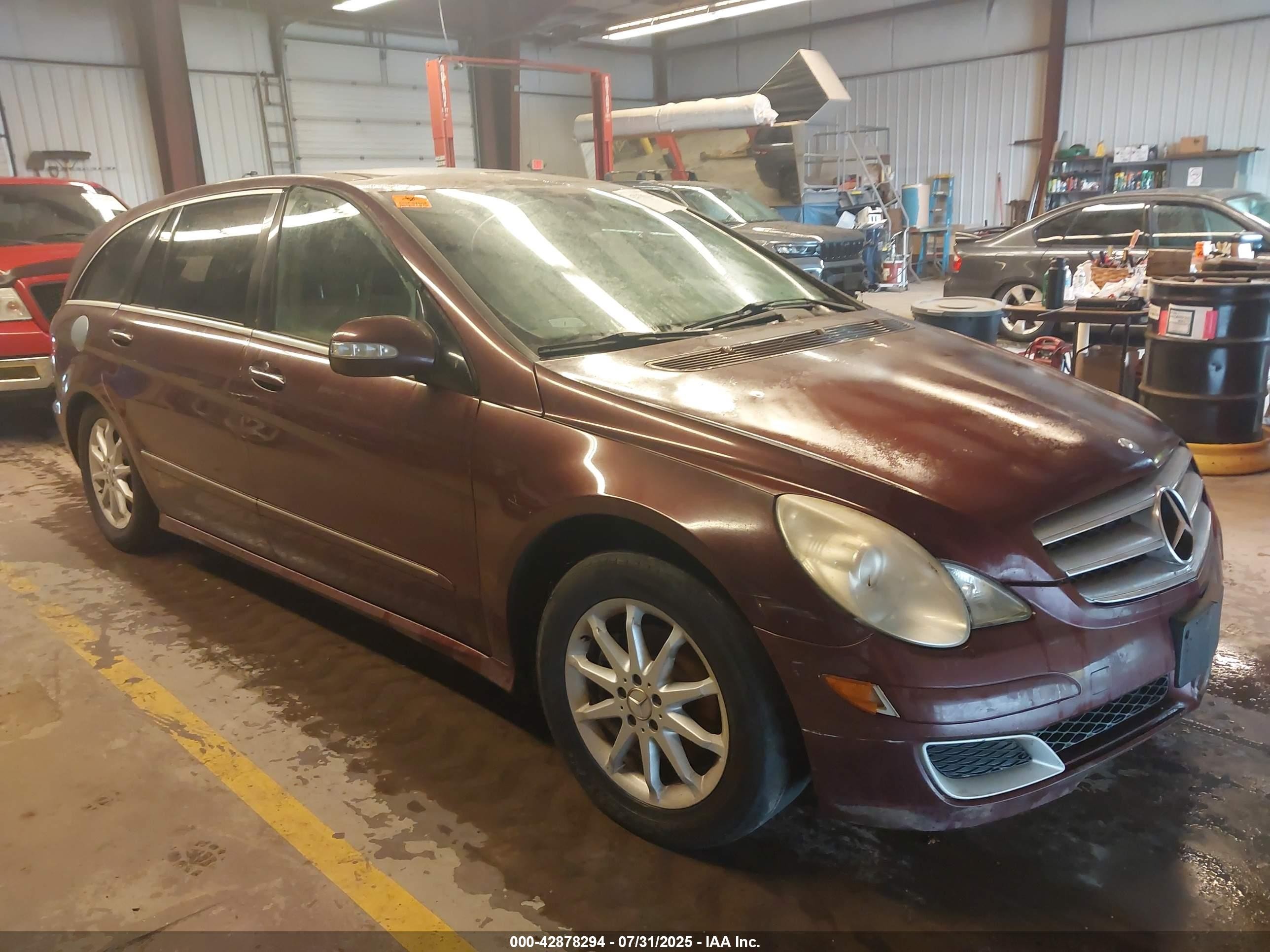 2007 Mercedes-benz R 350 4matic Red vin: 4JGCB65E17A039727