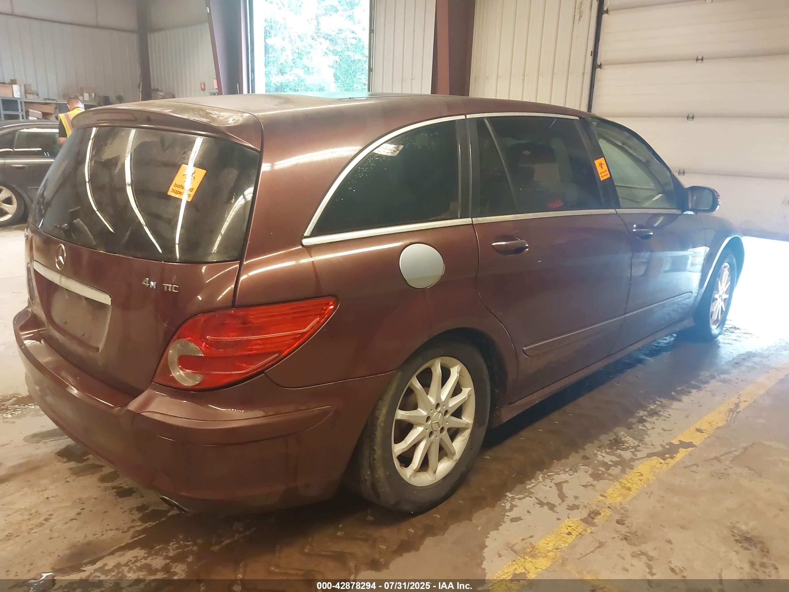 2007 Mercedes-benz R 350 4matic Red vin: 4JGCB65E17A039727