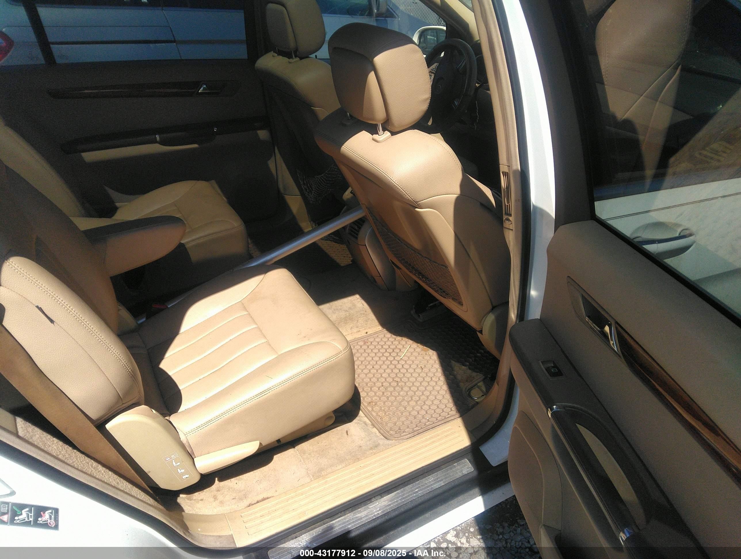 2007 Mercedes-benz R 350 4matic White vin: 4JGCB65E17A051456