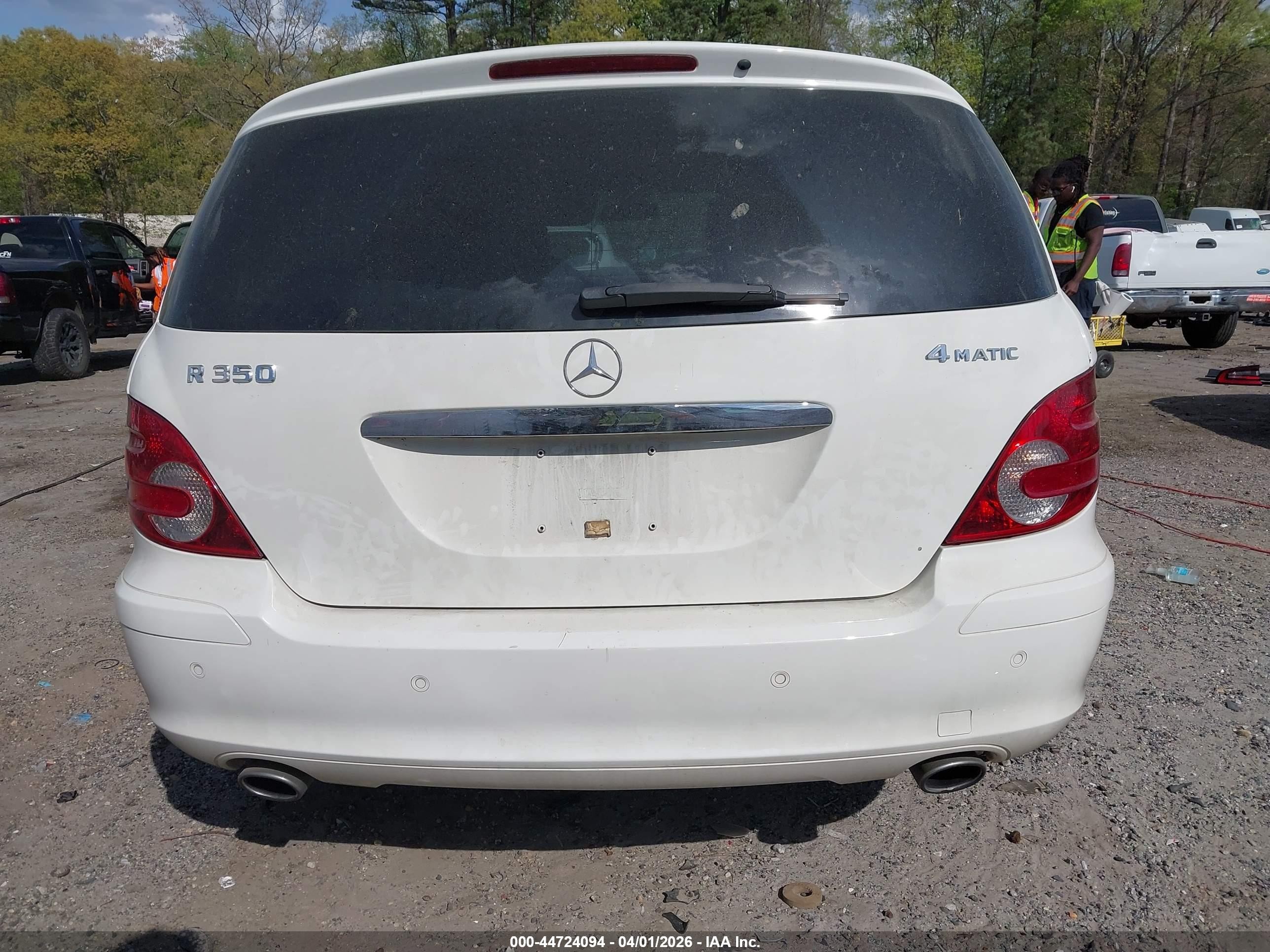 2007 Mercedes-benz R 350 4matic White vin: 4JGCB65E17A056107
