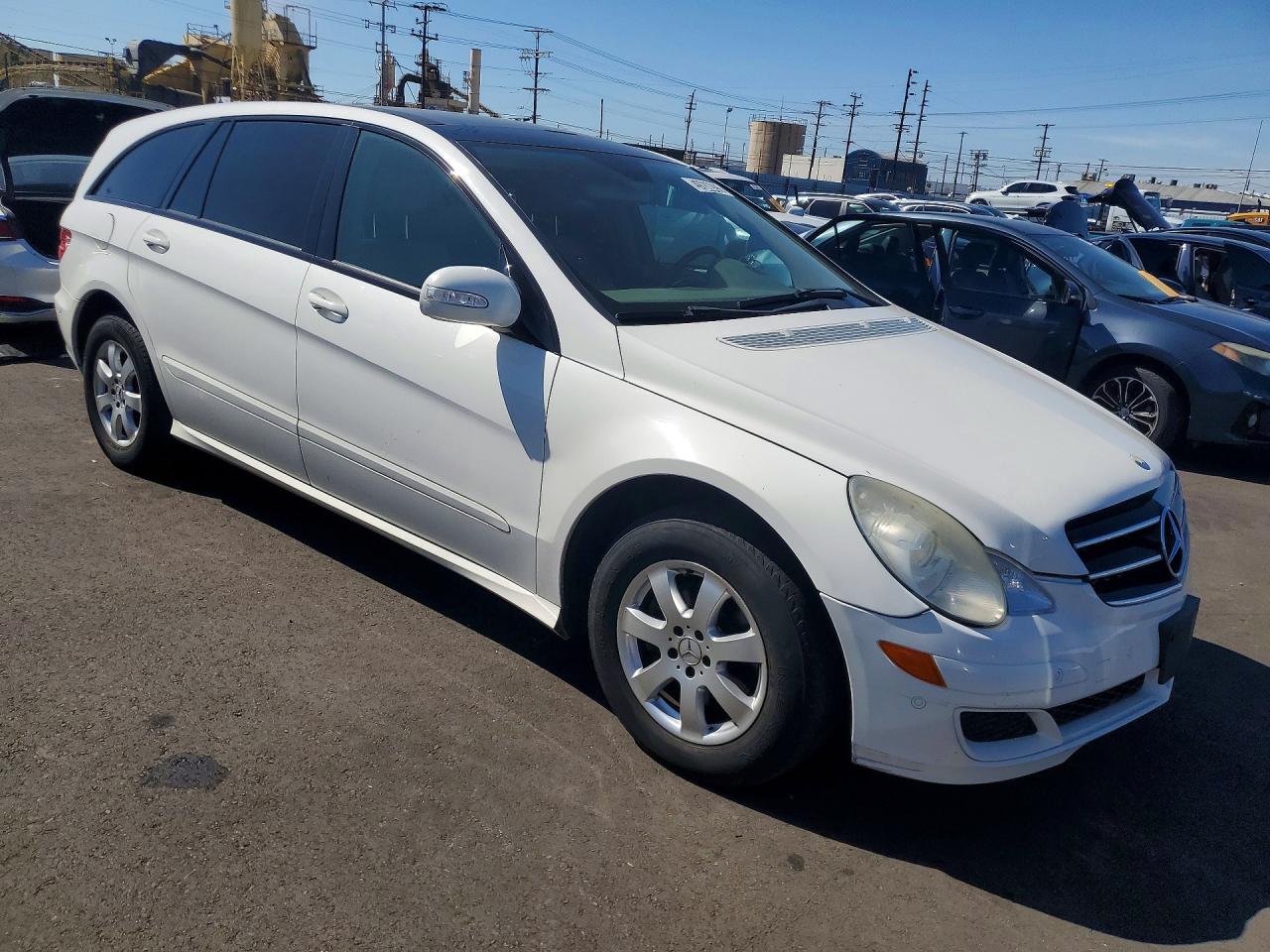 2006 Mercedes-benz R 350 White vin: 4JGCB65E26A022160