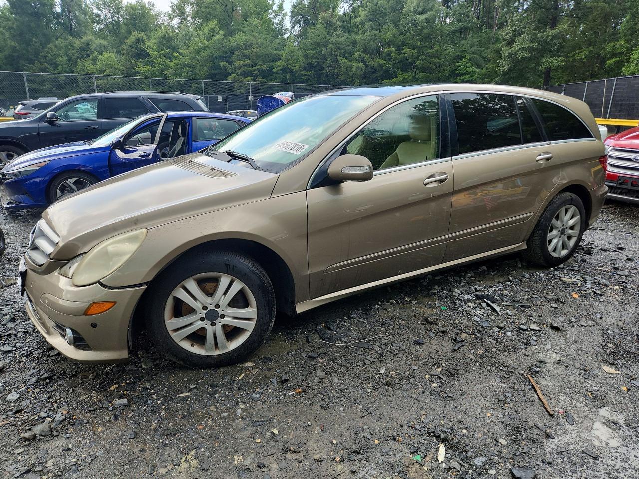 2008 Mercedes-benz R 350 Gold vin: 4JGCB65E28A072480