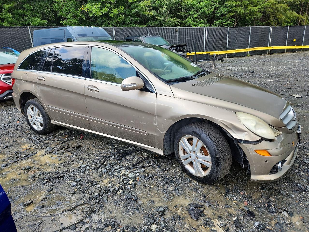 2008 Mercedes-benz R 350 Gold vin: 4JGCB65E28A072480