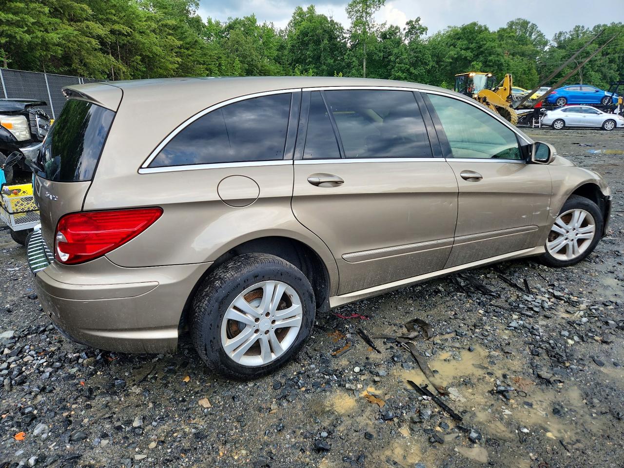 2008 Mercedes-benz R 350 Gold vin: 4JGCB65E28A072480