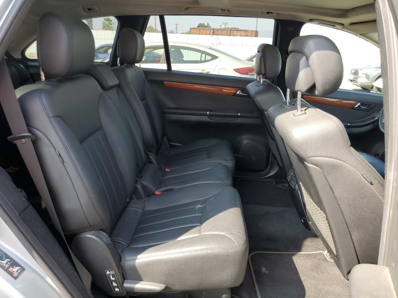 2008 Mercedes-benz R 350 Silver vin: 4JGCB65E28A086105