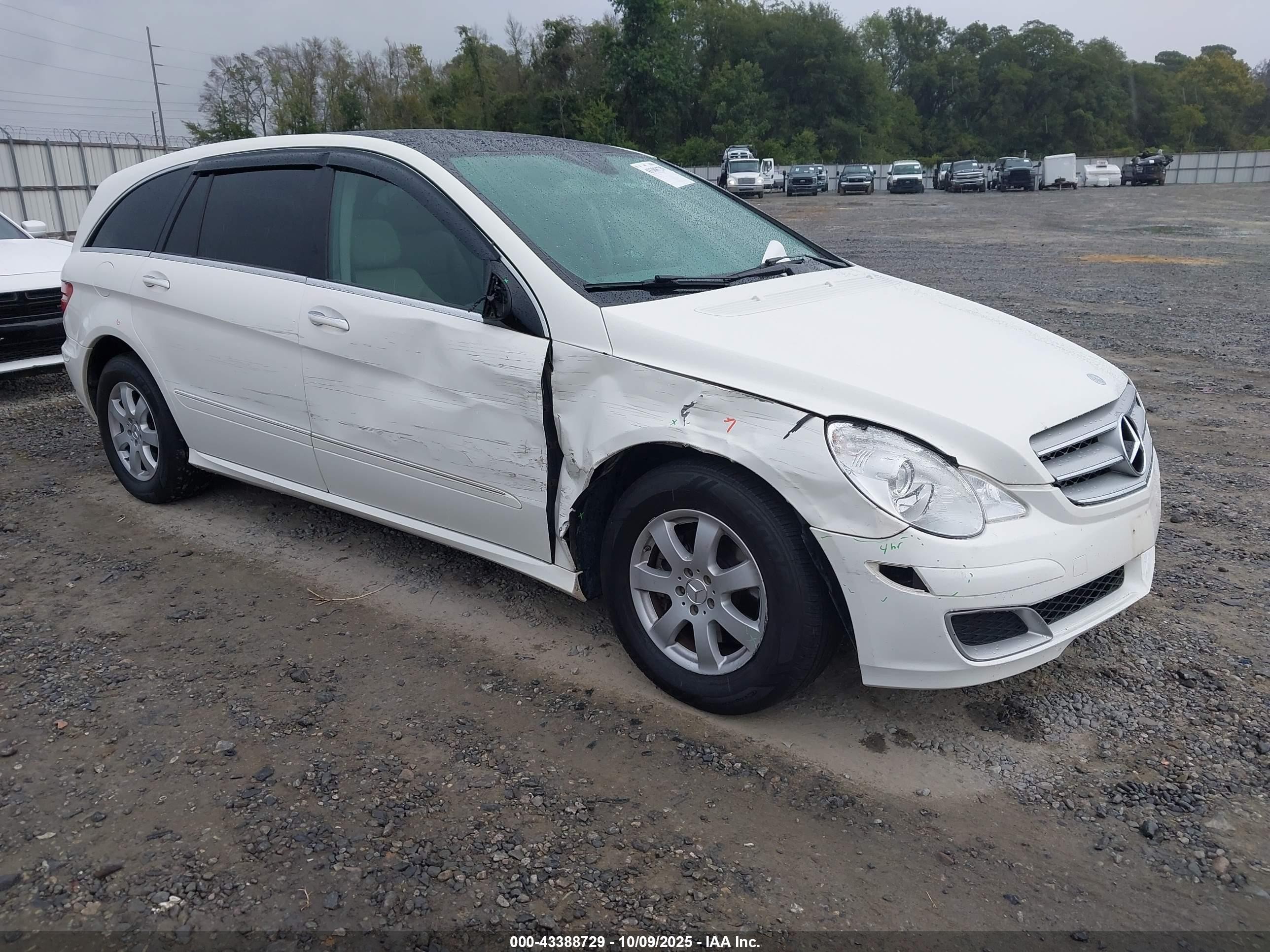 2007 Mercedes-benz R 350 4matic White vin: 4JGCB65E37A038837