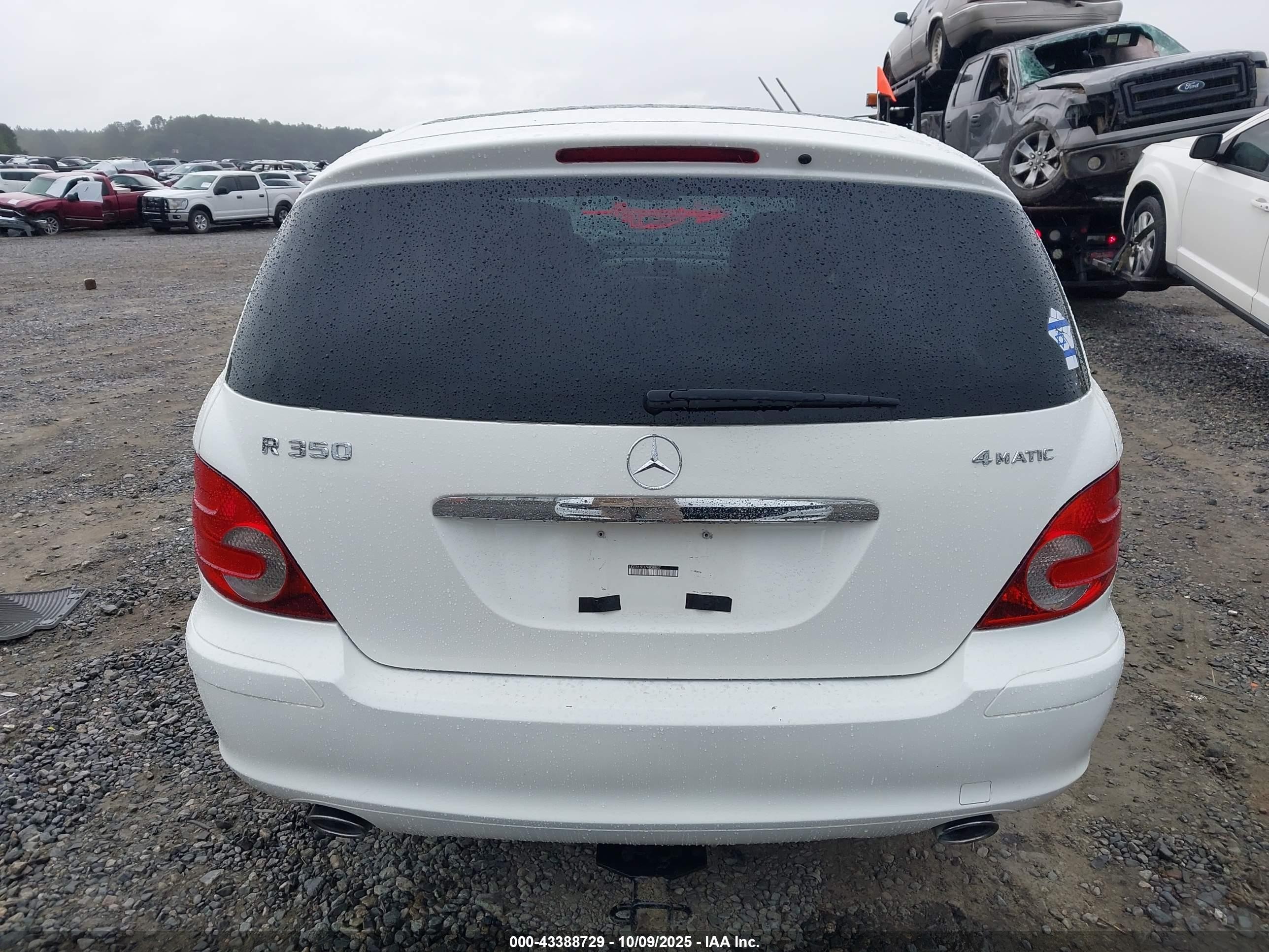 2007 Mercedes-benz R 350 4matic White vin: 4JGCB65E37A038837