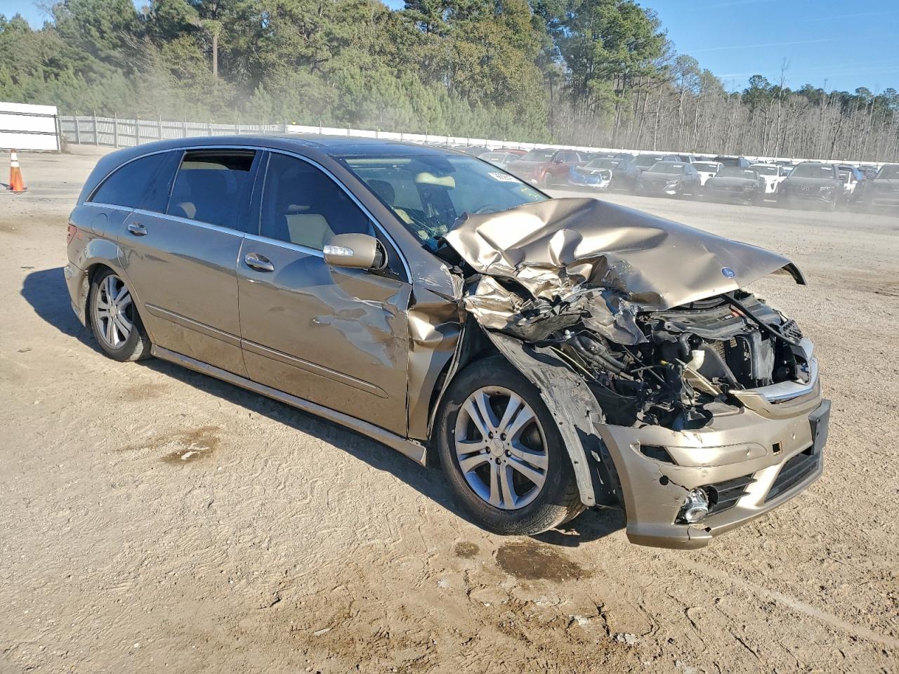 2008 Mercedes-benz R 350 Gold vin: 4JGCB65E38A074755