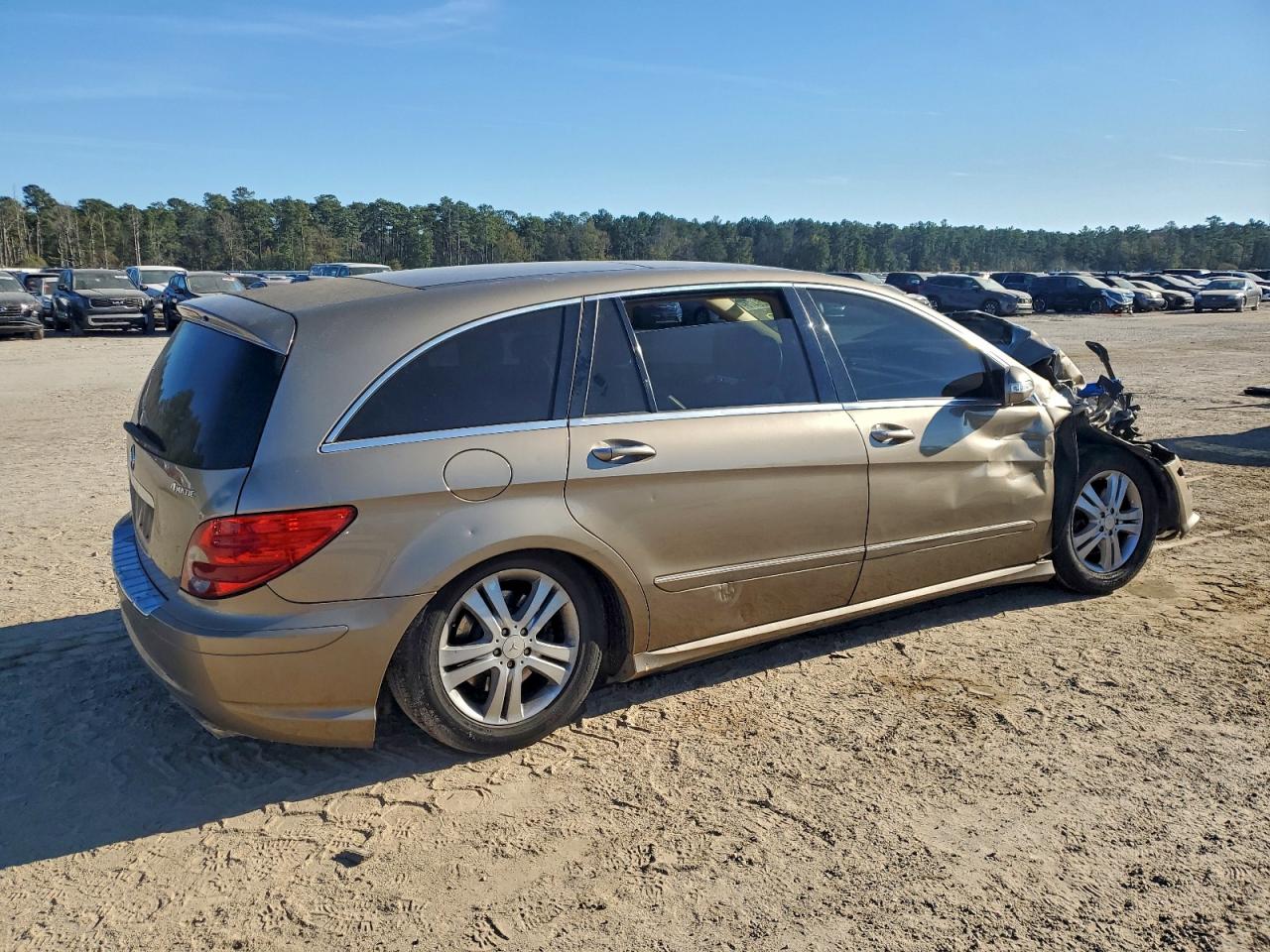 2008 Mercedes-benz R 350 Gold vin: 4JGCB65E38A074755