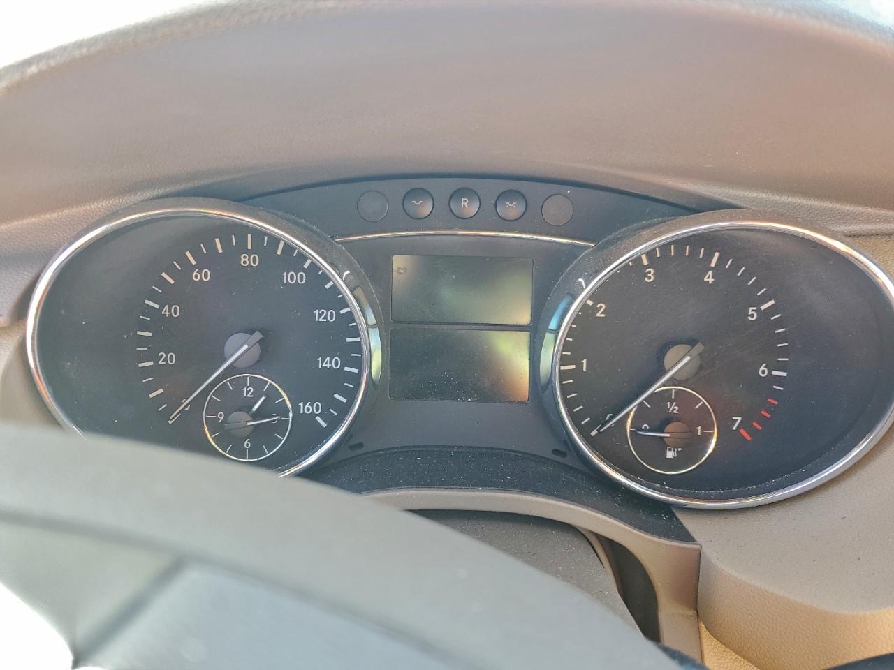 2008 Mercedes-benz R 350 Gold vin: 4JGCB65E38A074755