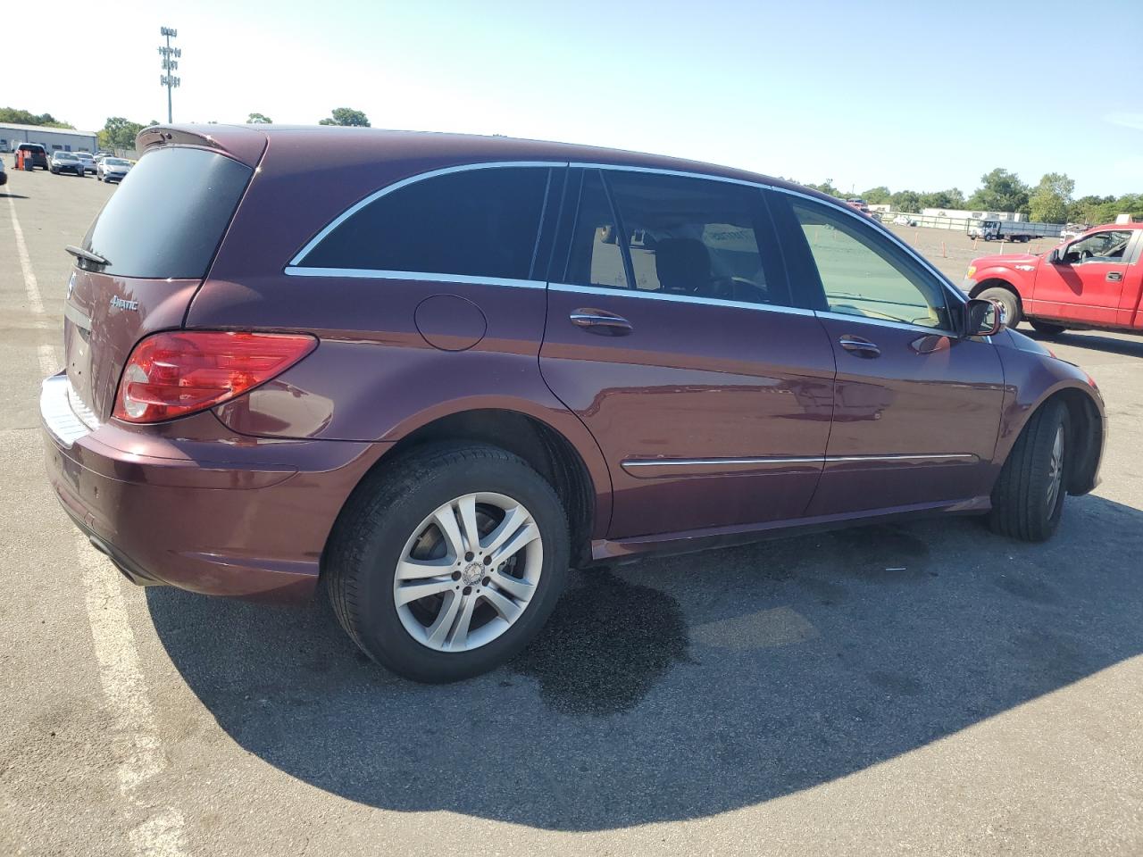 2008 Mercedes-benz R 350 Burgundy vin: 4JGCB65E38A085514