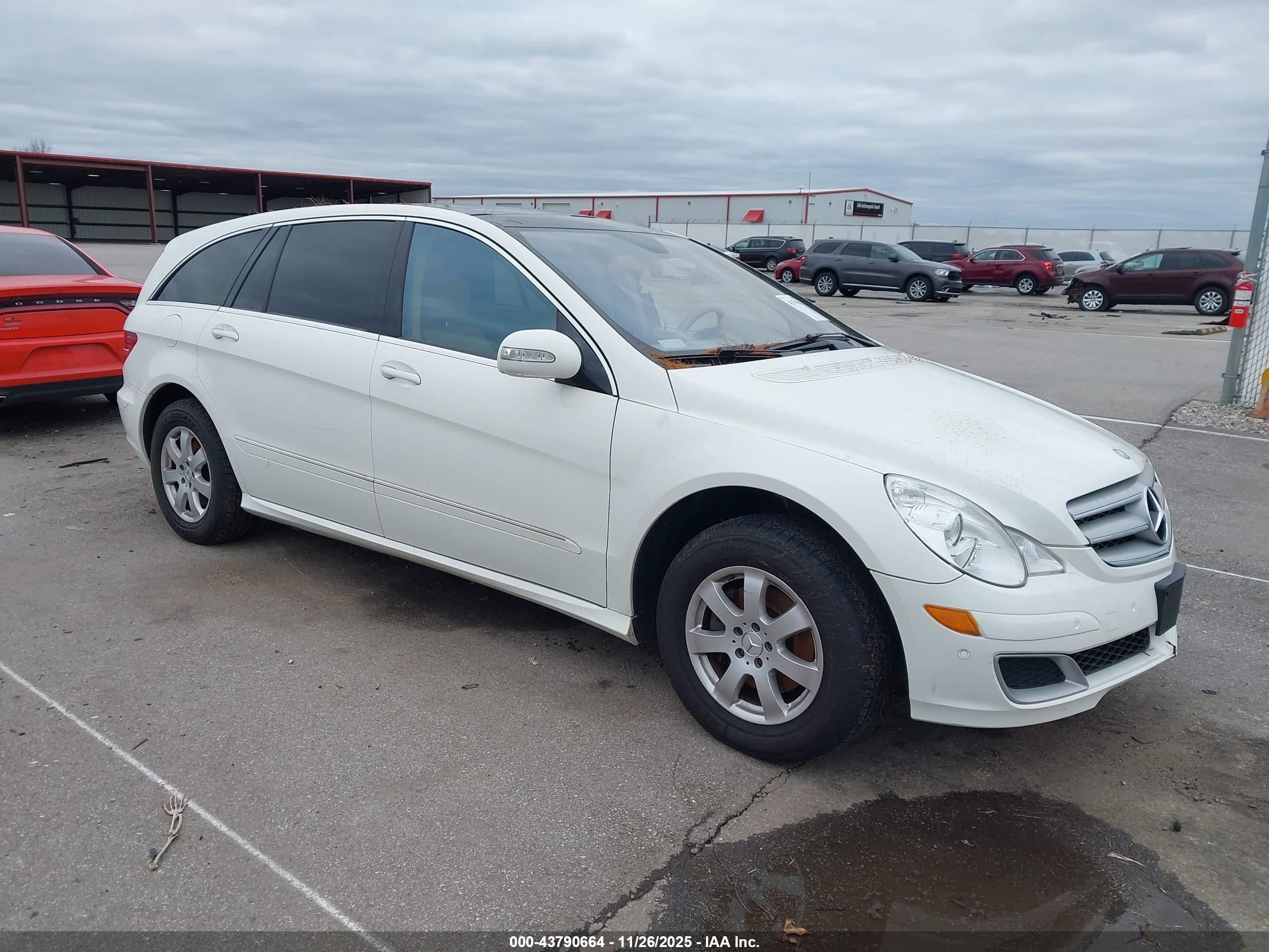 2007 Mercedes-benz R 350 4matic Белый vin: 4JGCB65E47A045697