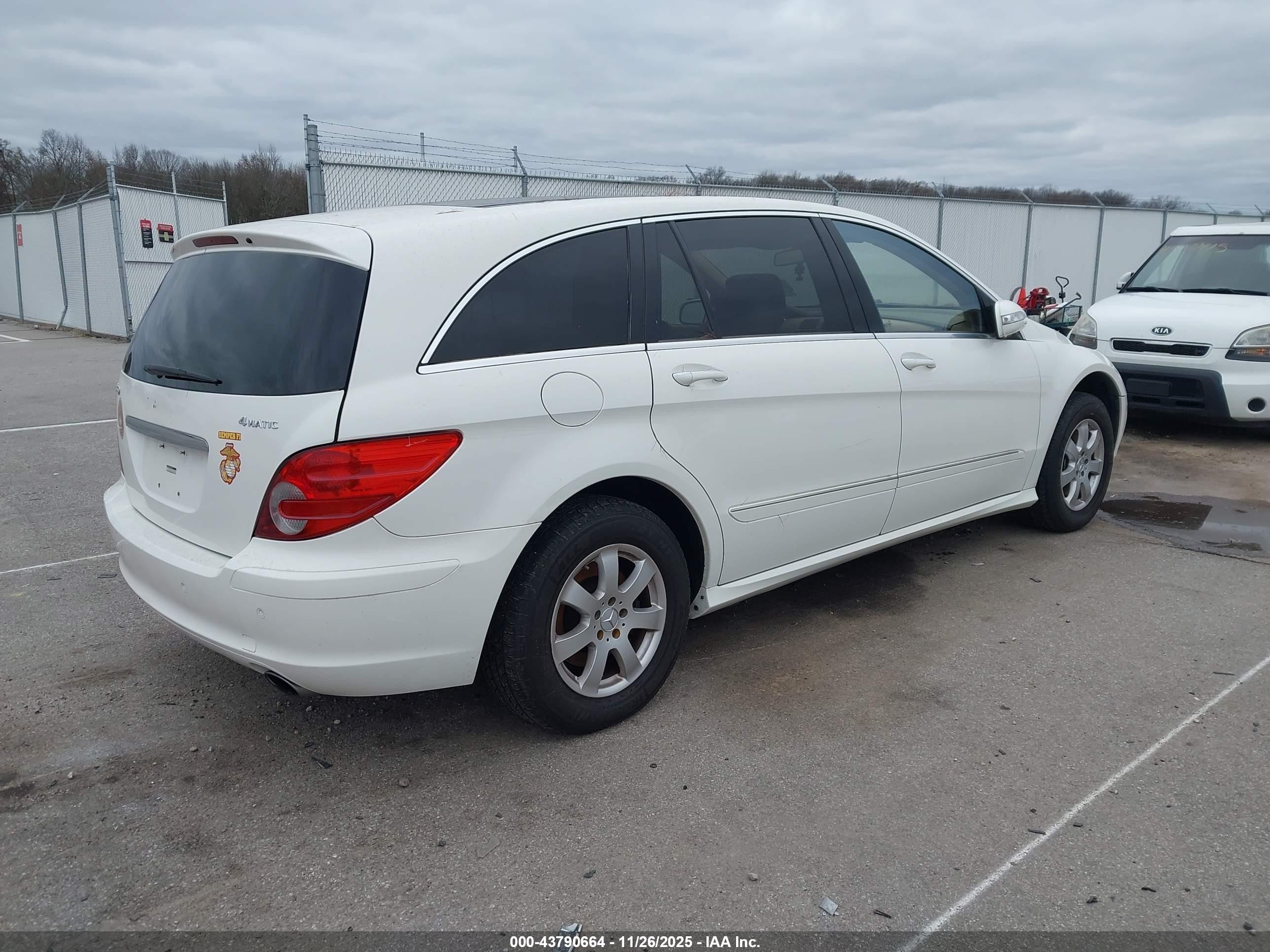 2007 Mercedes-benz R 350 4matic Белый vin: 4JGCB65E47A045697
