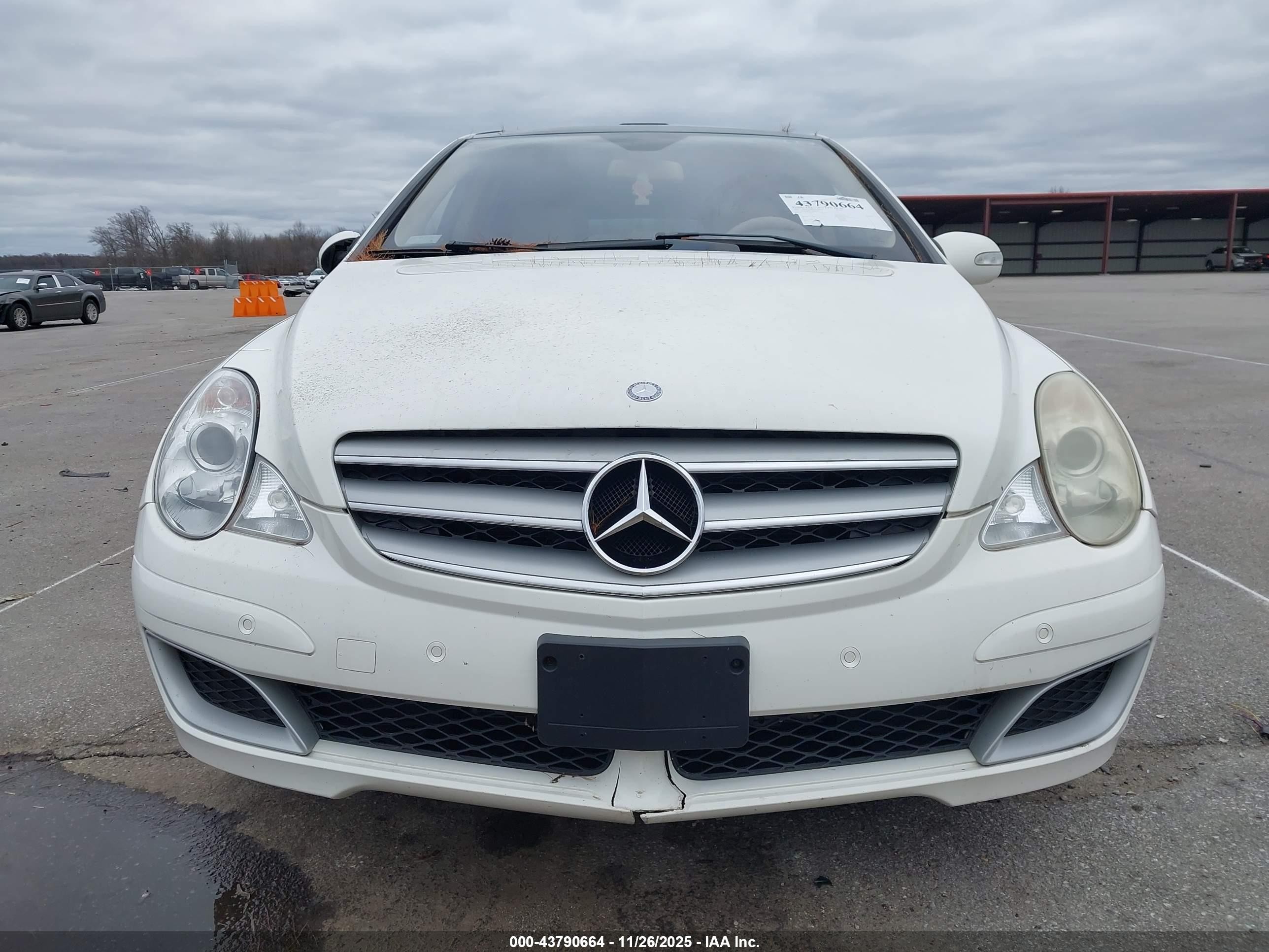 2007 Mercedes-benz R 350 4matic Белый vin: 4JGCB65E47A045697