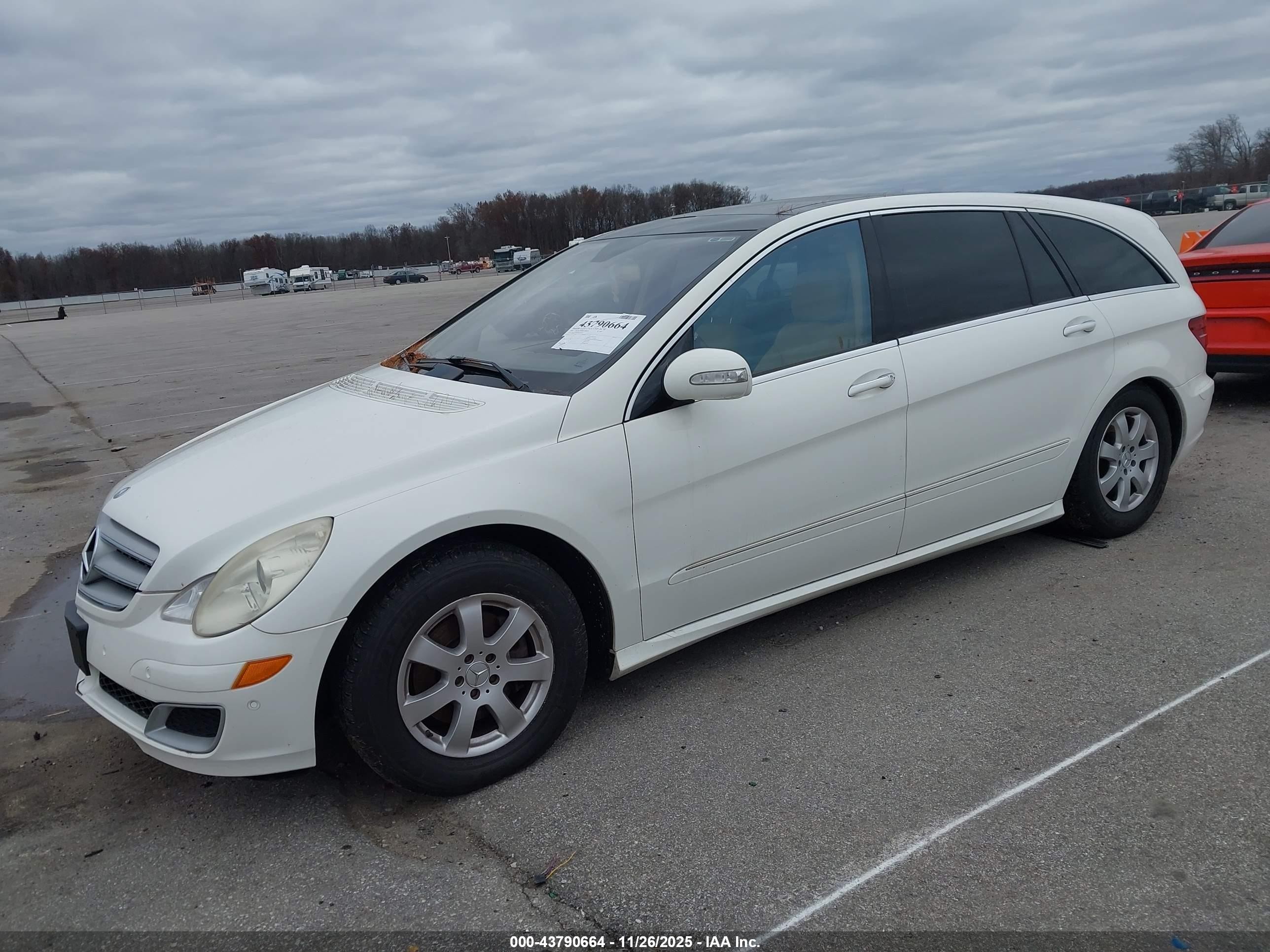 2007 Mercedes-benz R 350 4matic Белый vin: 4JGCB65E47A045697