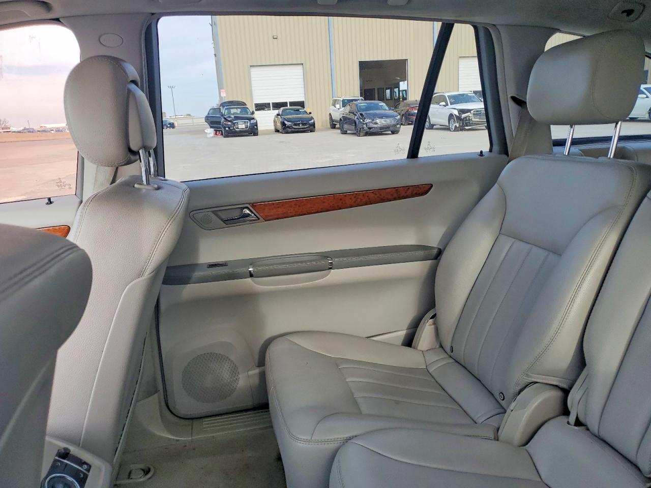 2008 Mercedes-benz R 350 Silver vin: 4JGCB65E48A071539