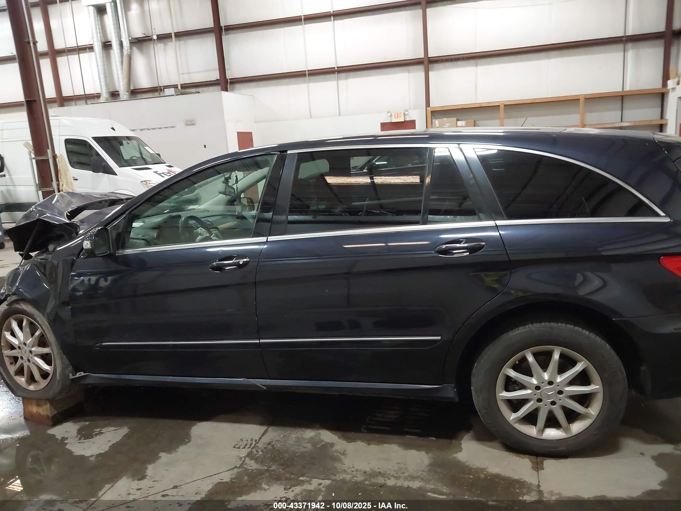 2007 Mercedes-benz R 350 4matic Blue vin: 4JGCB65E57A043327