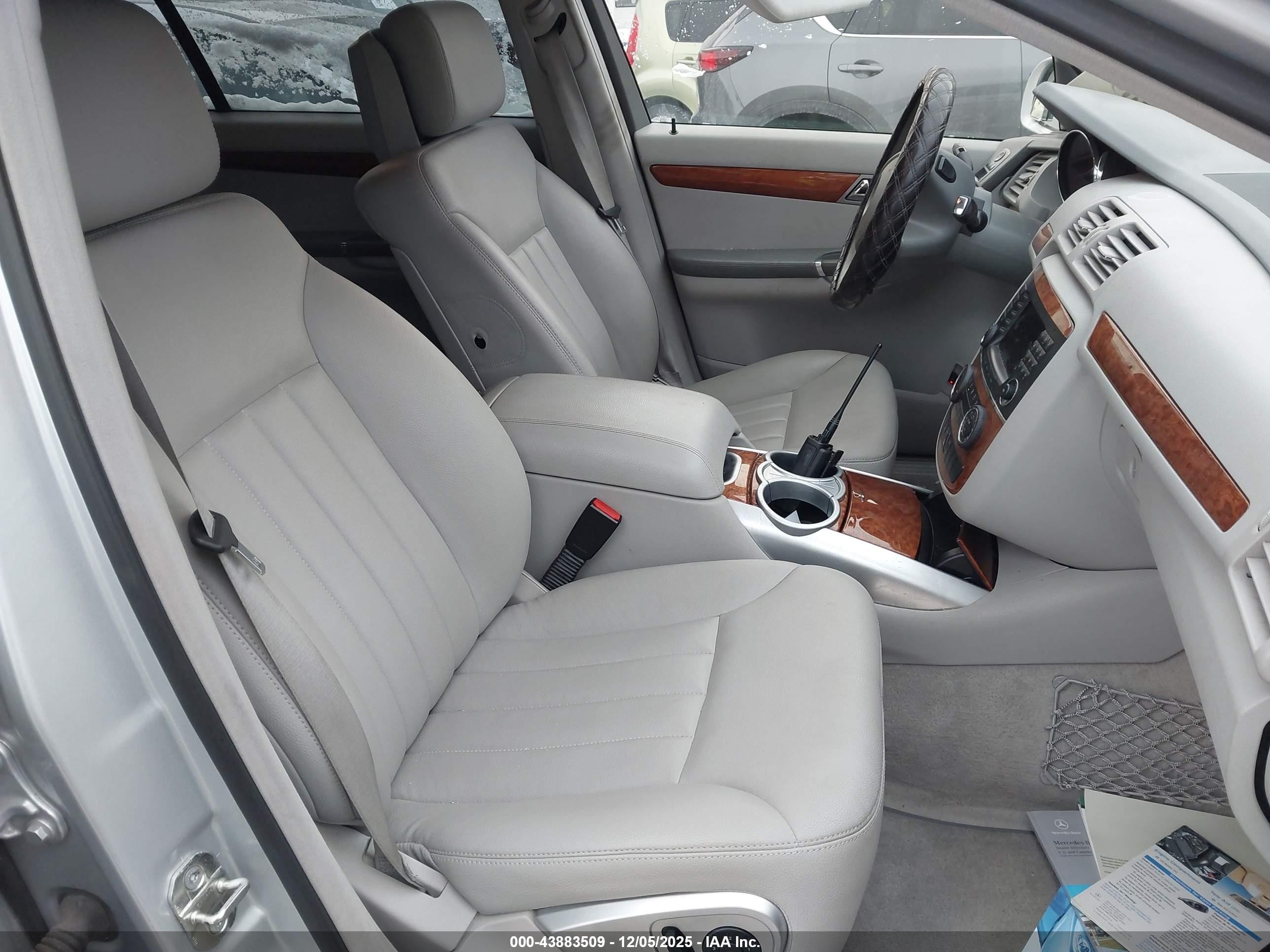2007 Mercedes-benz R 350 4matic Серебряный vin: 4JGCB65E57A052688
