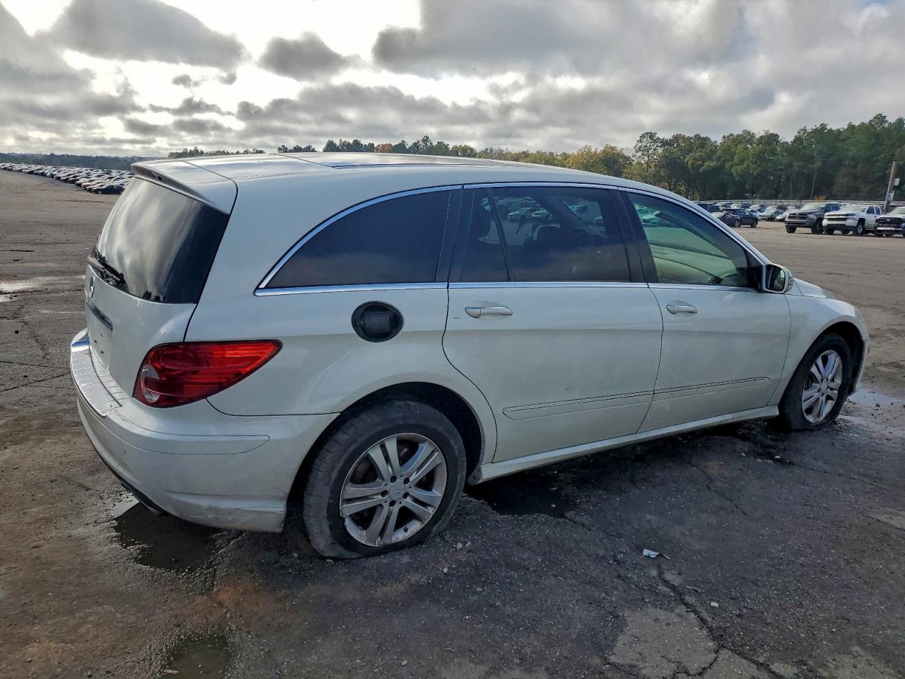 2008 Mercedes-benz R 350 White vin: 4JGCB65E58A081142