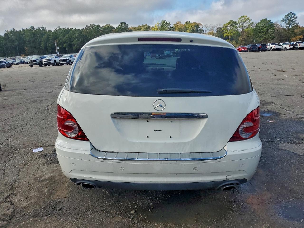 2008 Mercedes-benz R 350 White vin: 4JGCB65E58A081142