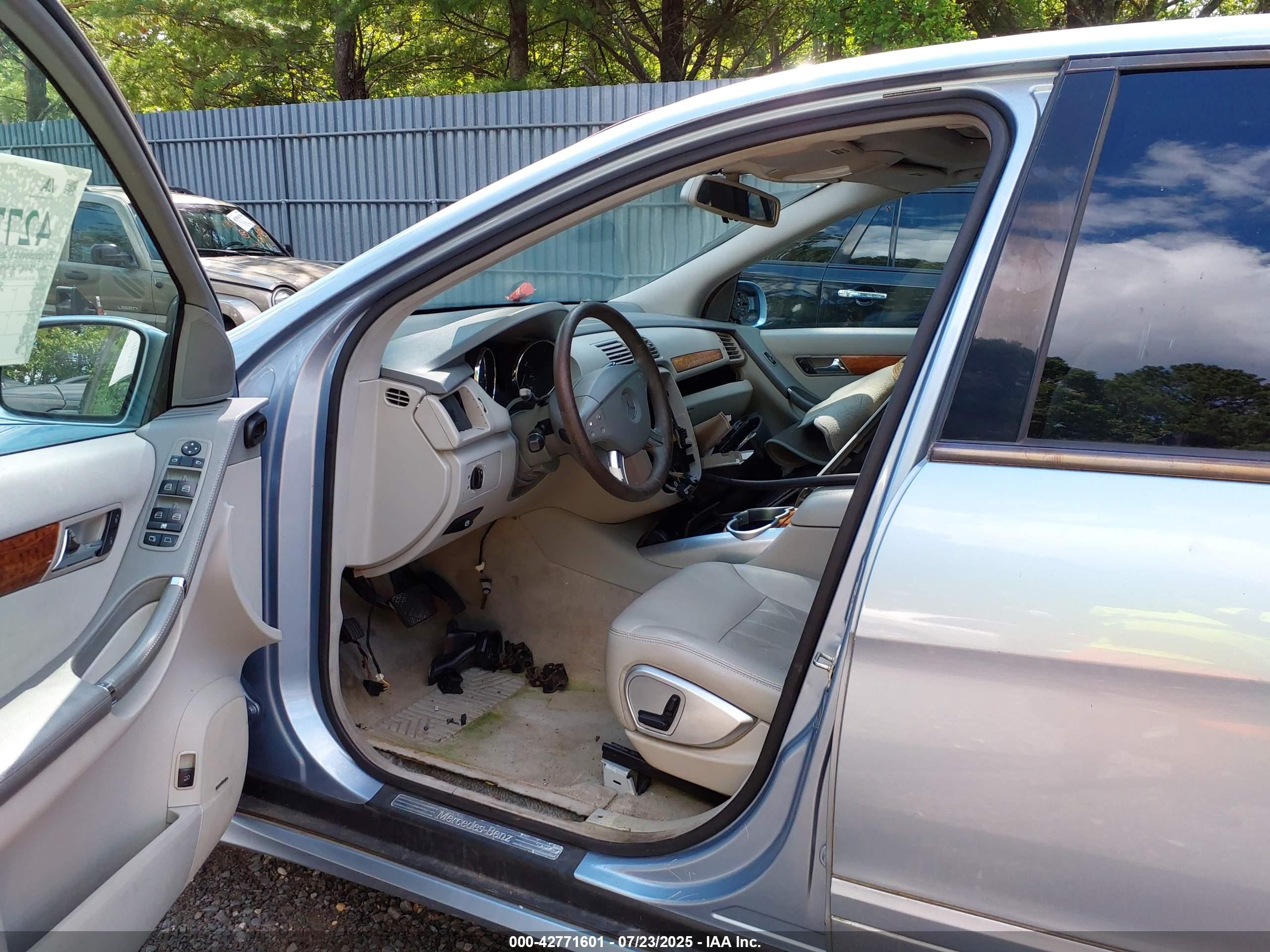 2006 Mercedes-benz R 350 4matic Light Blue vin: 4JGCB65E66A029158
