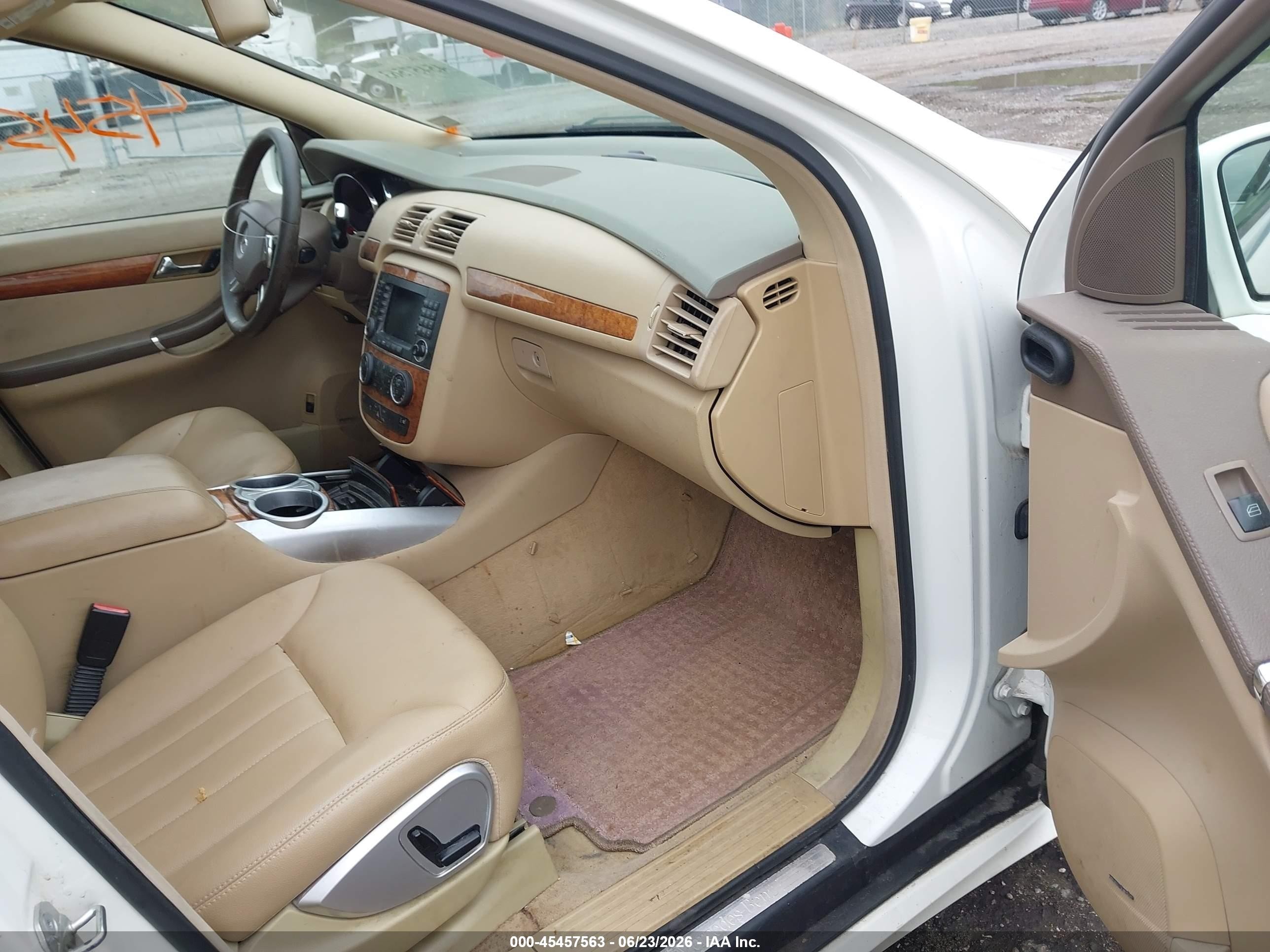 2007 Mercedes-benz R 350 4matic White vin: 4JGCB65E67A052876