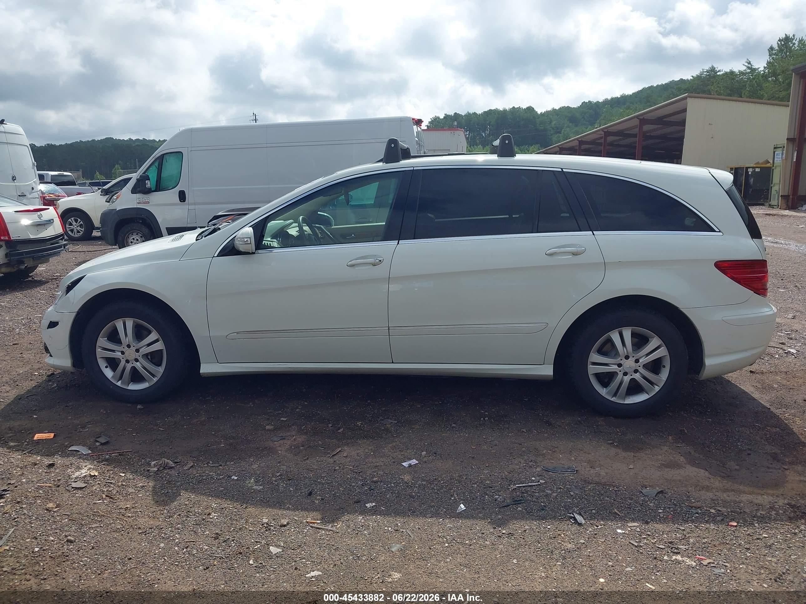 2008 Mercedes-benz R-class 3.5l White vin: 4JGCB65E68A080890