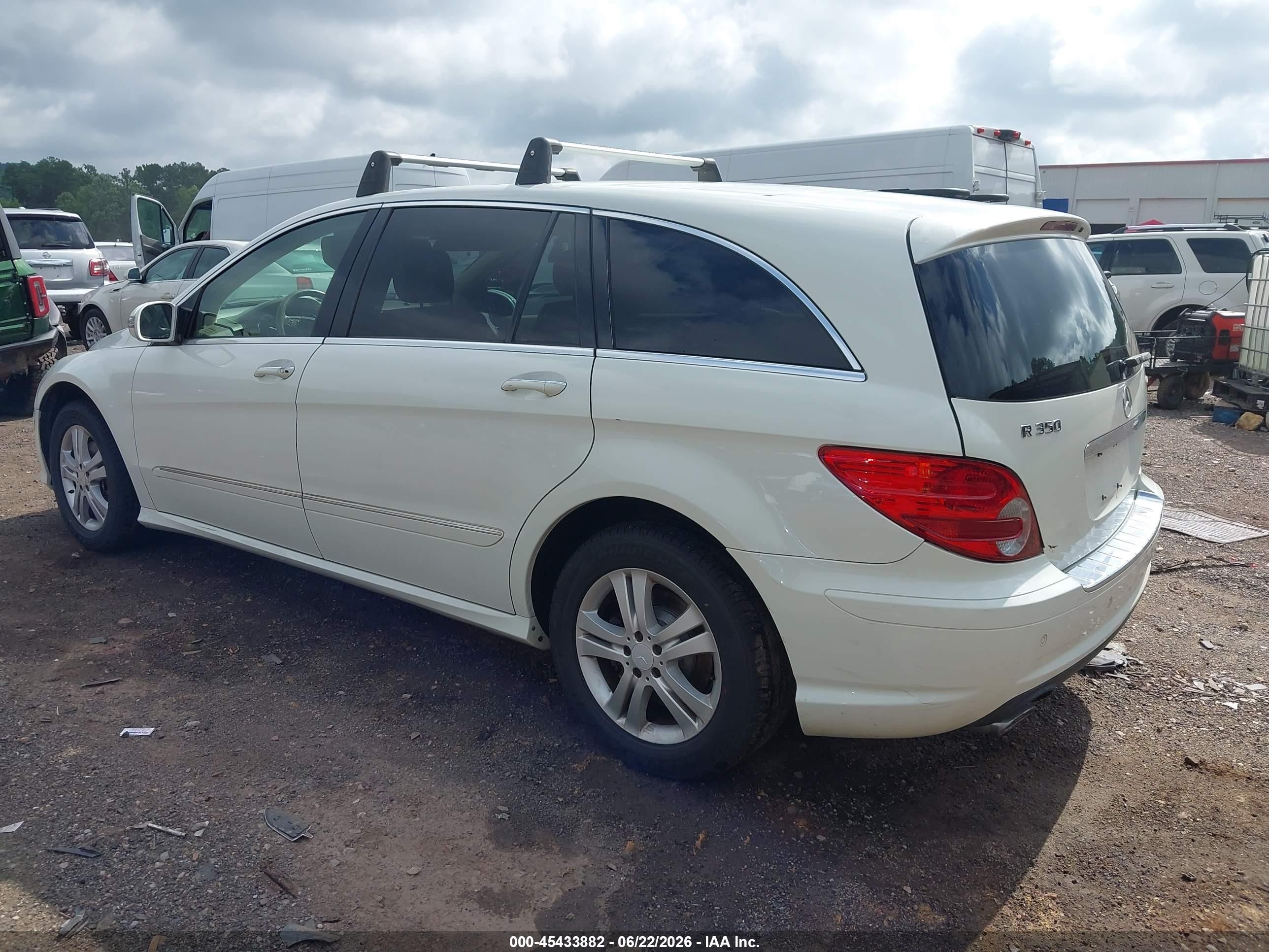 2008 Mercedes-benz R-class 3.5l White vin: 4JGCB65E68A080890
