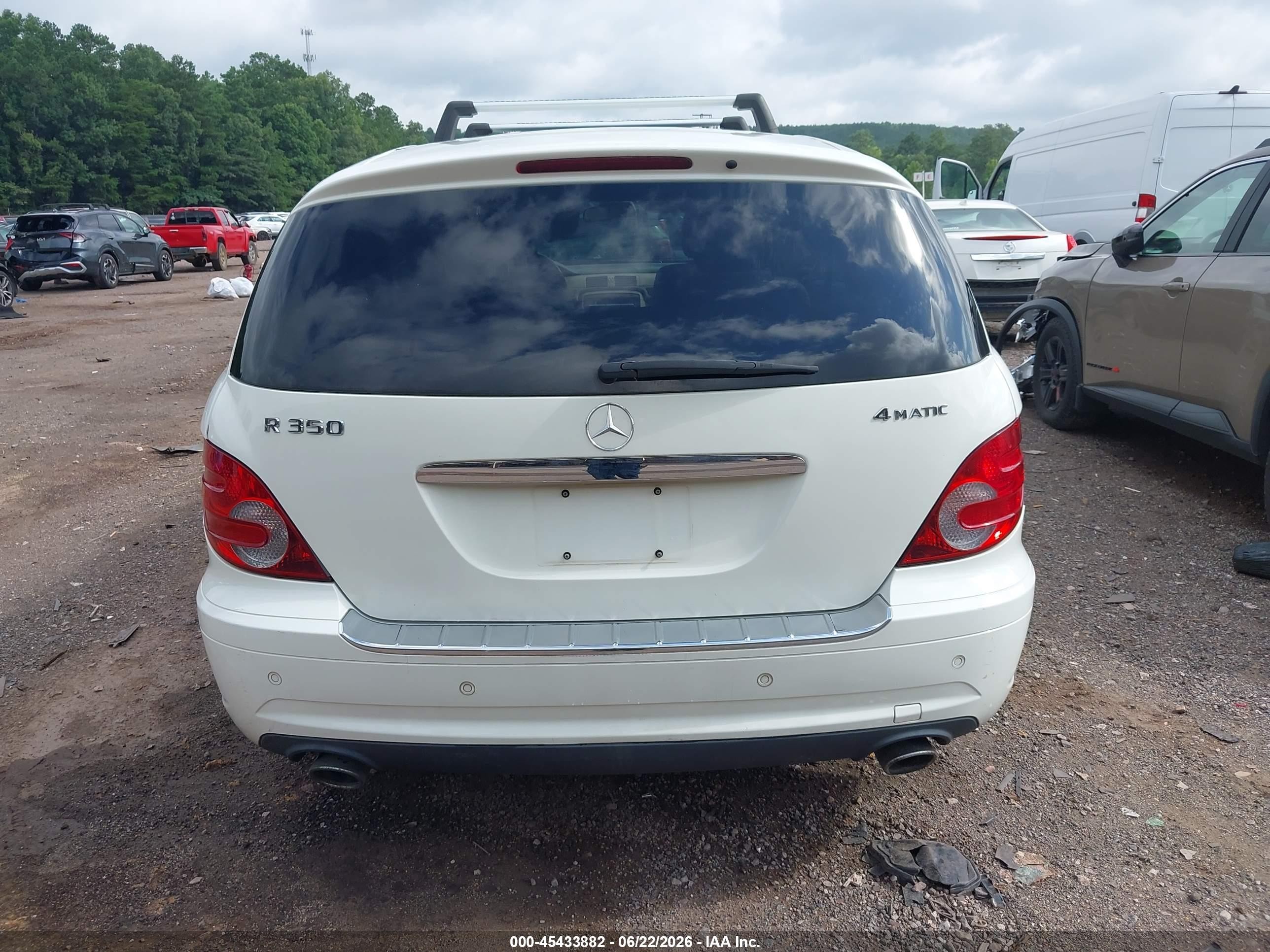 2008 Mercedes-benz R-class 3.5l White vin: 4JGCB65E68A080890