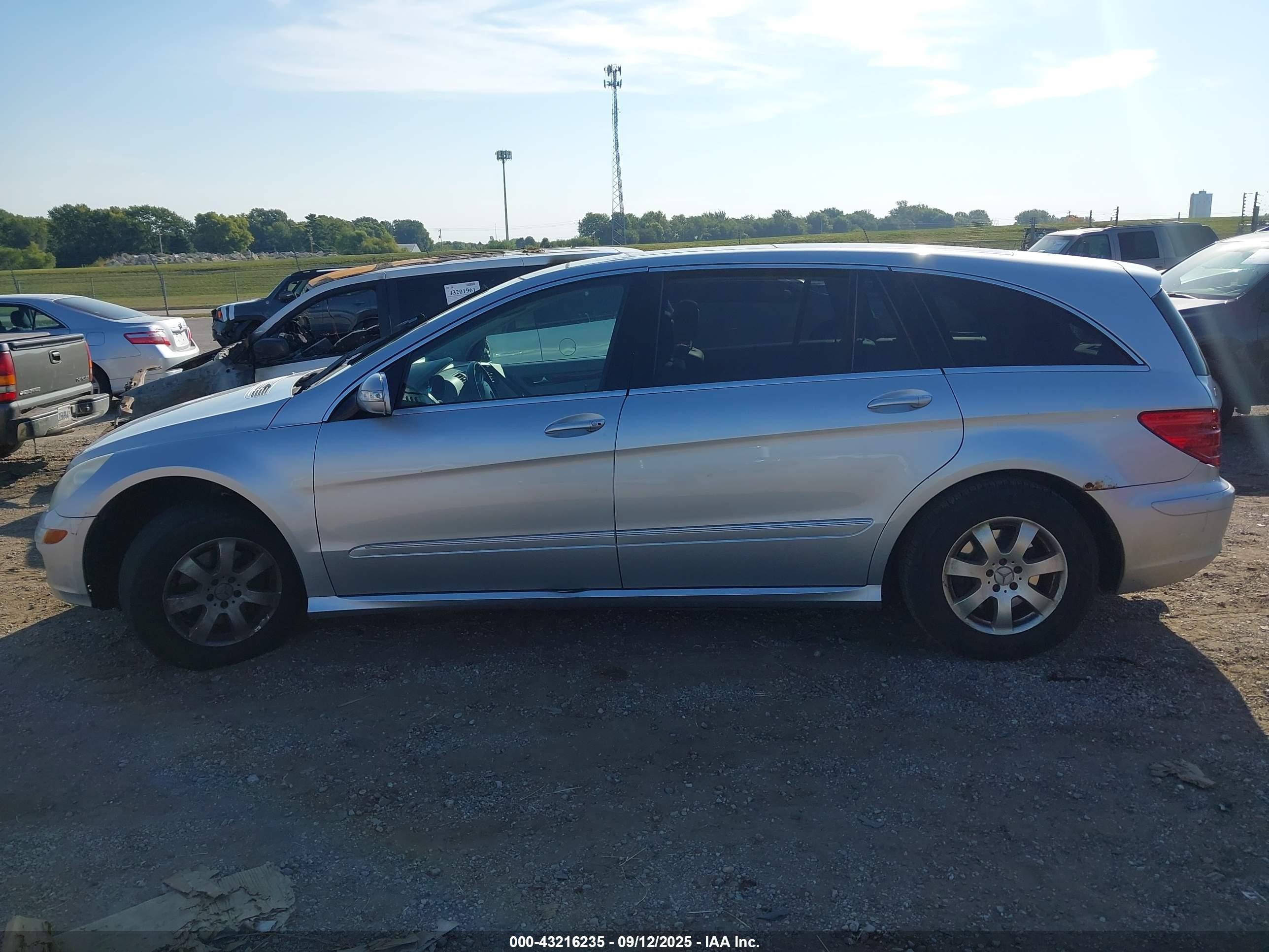 2007 Mercedes-benz R 350 4matic Серебряный vin: 4JGCB65E77A053552