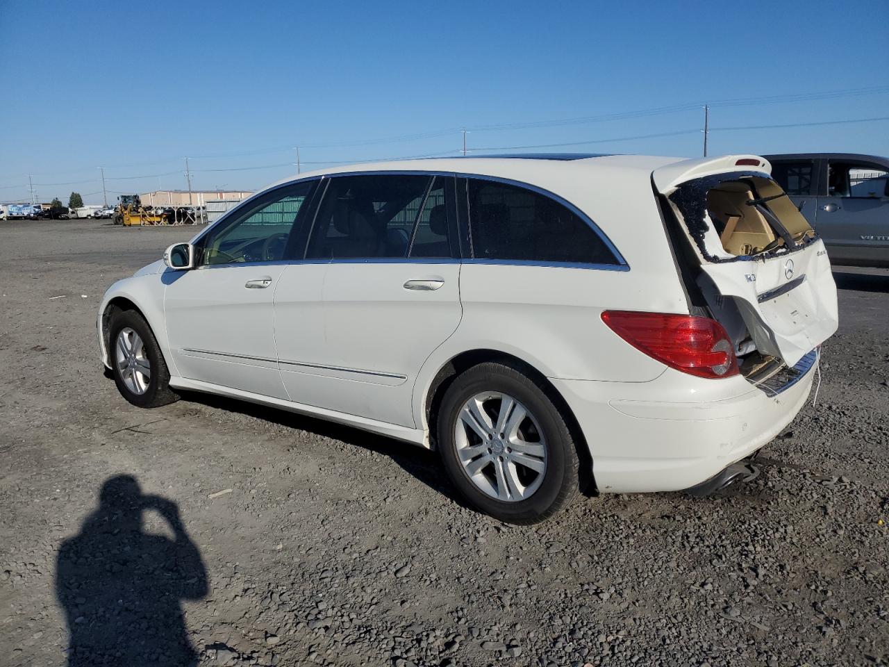 2008 Mercedes-benz R 350 White vin: 4JGCB65E78A064990