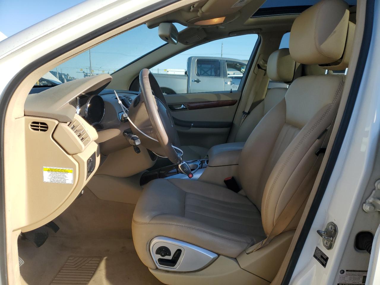 2008 Mercedes-benz R 350 White vin: 4JGCB65E78A064990