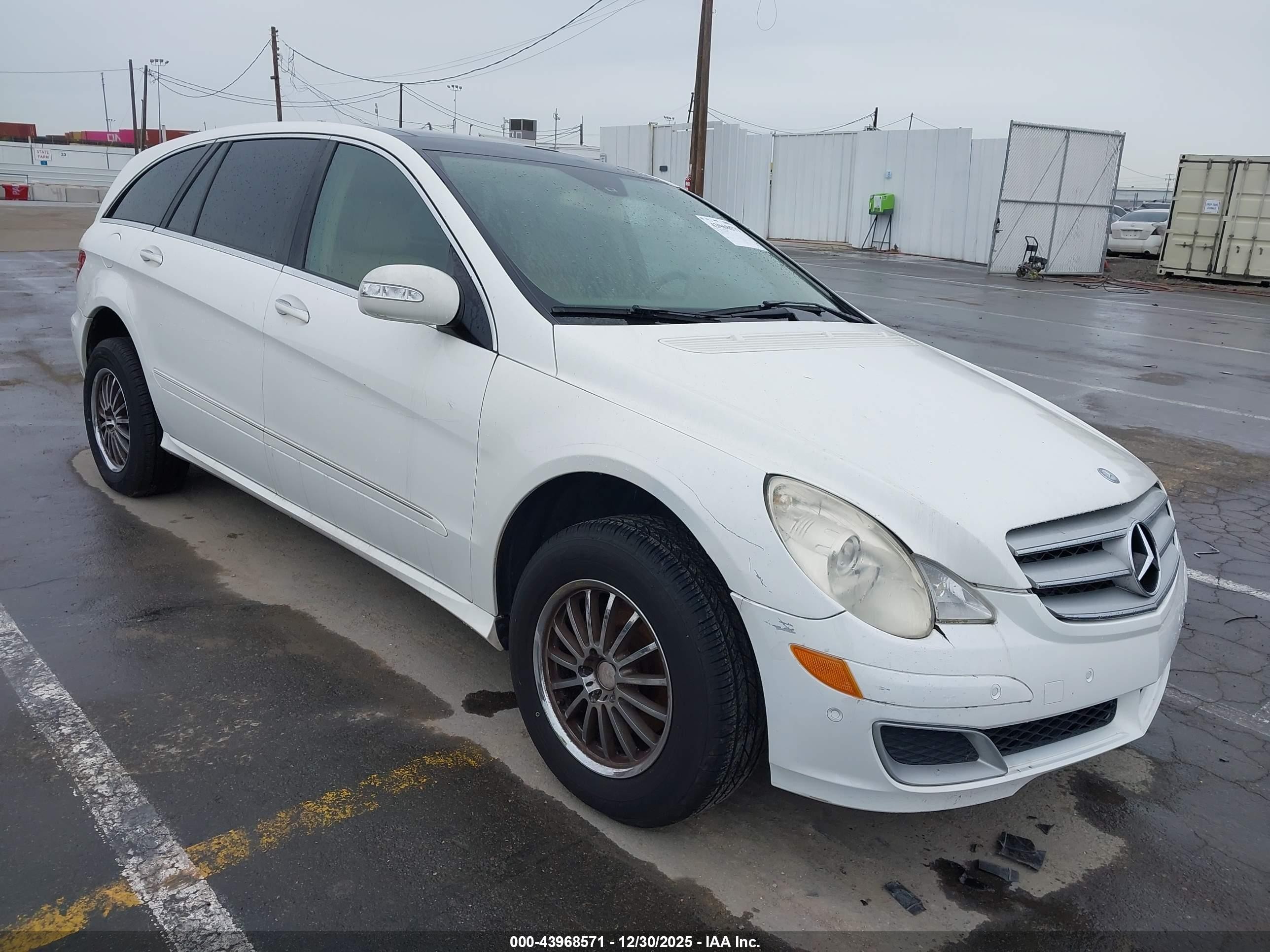 2007 Mercedes-benz R 350 4matic White vin: 4JGCB65E87A054600
