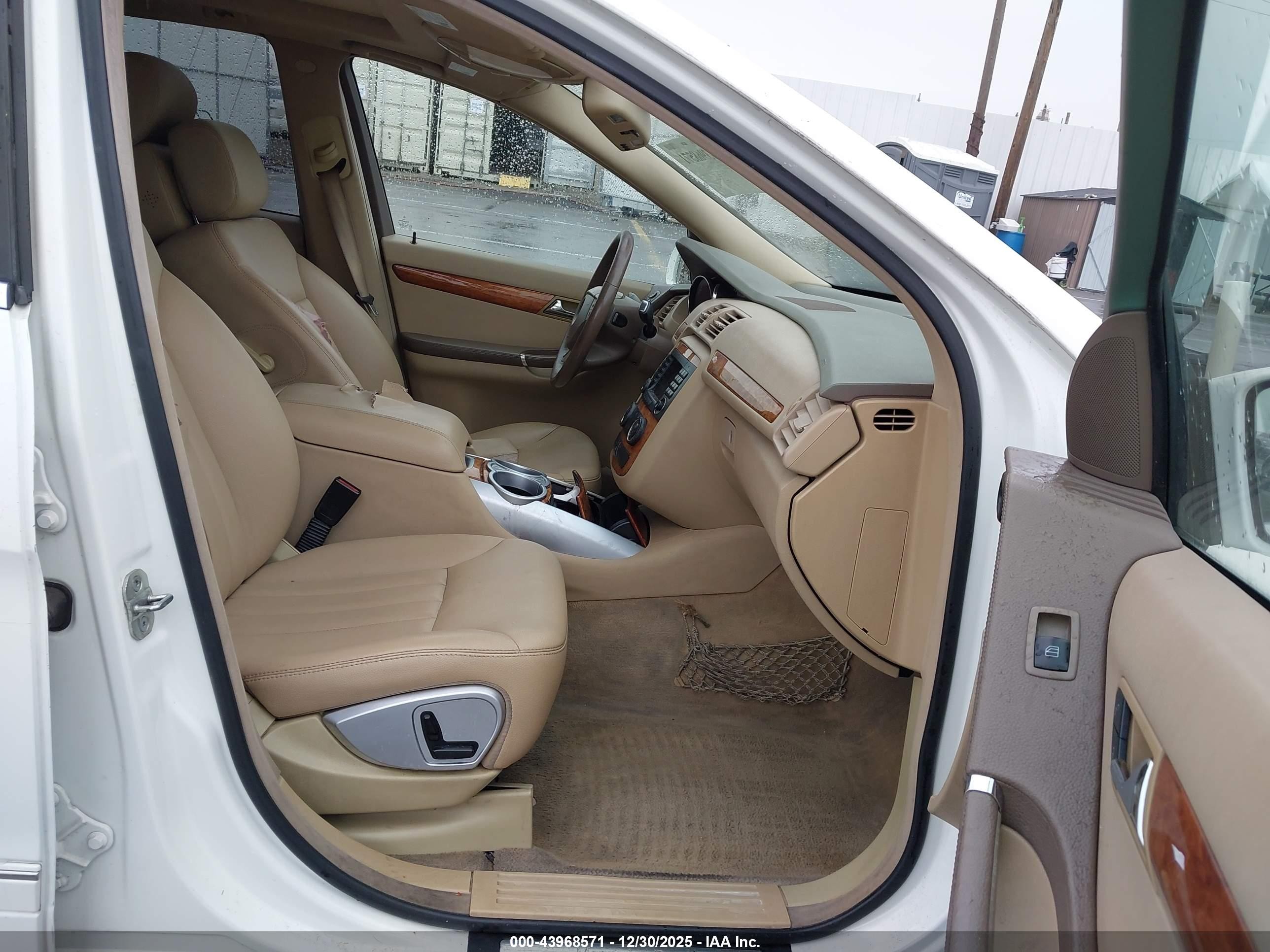 2007 Mercedes-benz R 350 4matic White vin: 4JGCB65E87A054600