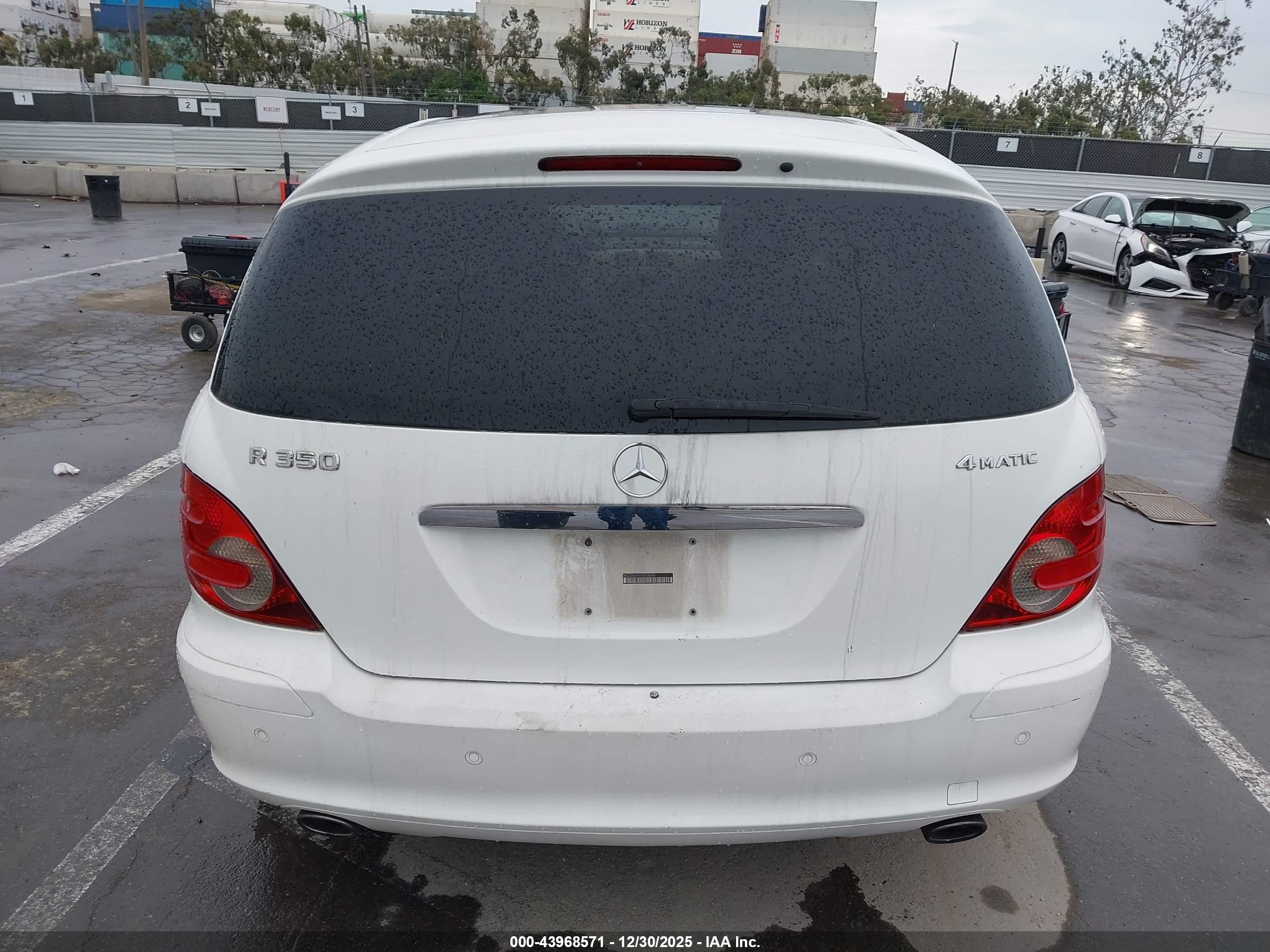 2007 Mercedes-benz R 350 4matic White vin: 4JGCB65E87A054600